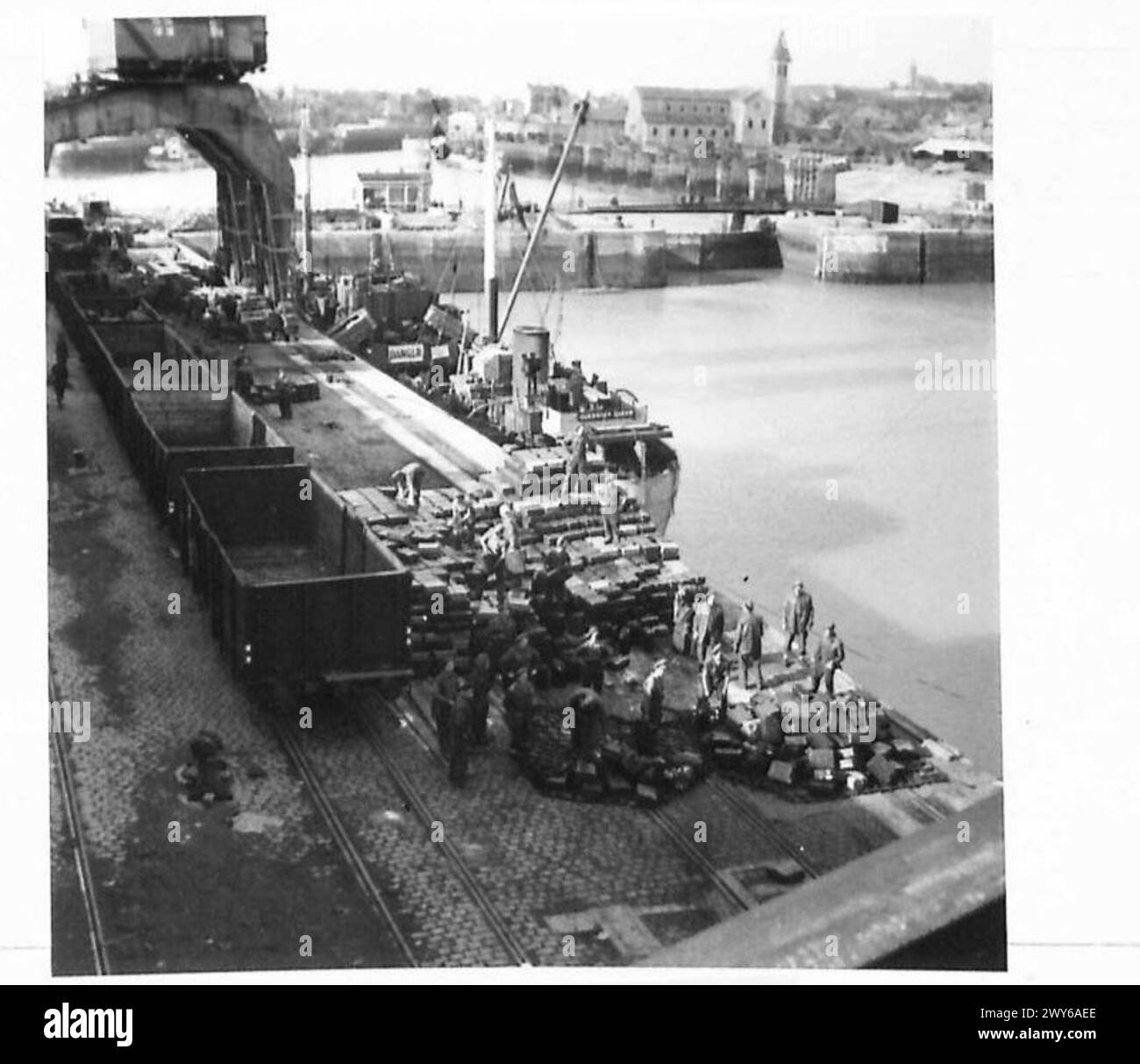 Blick auf das Canada Basin mit der Stadt Dieppe im Hintergrund, wie von der British Army, 21st Army Group dokumentiert. Stockfoto