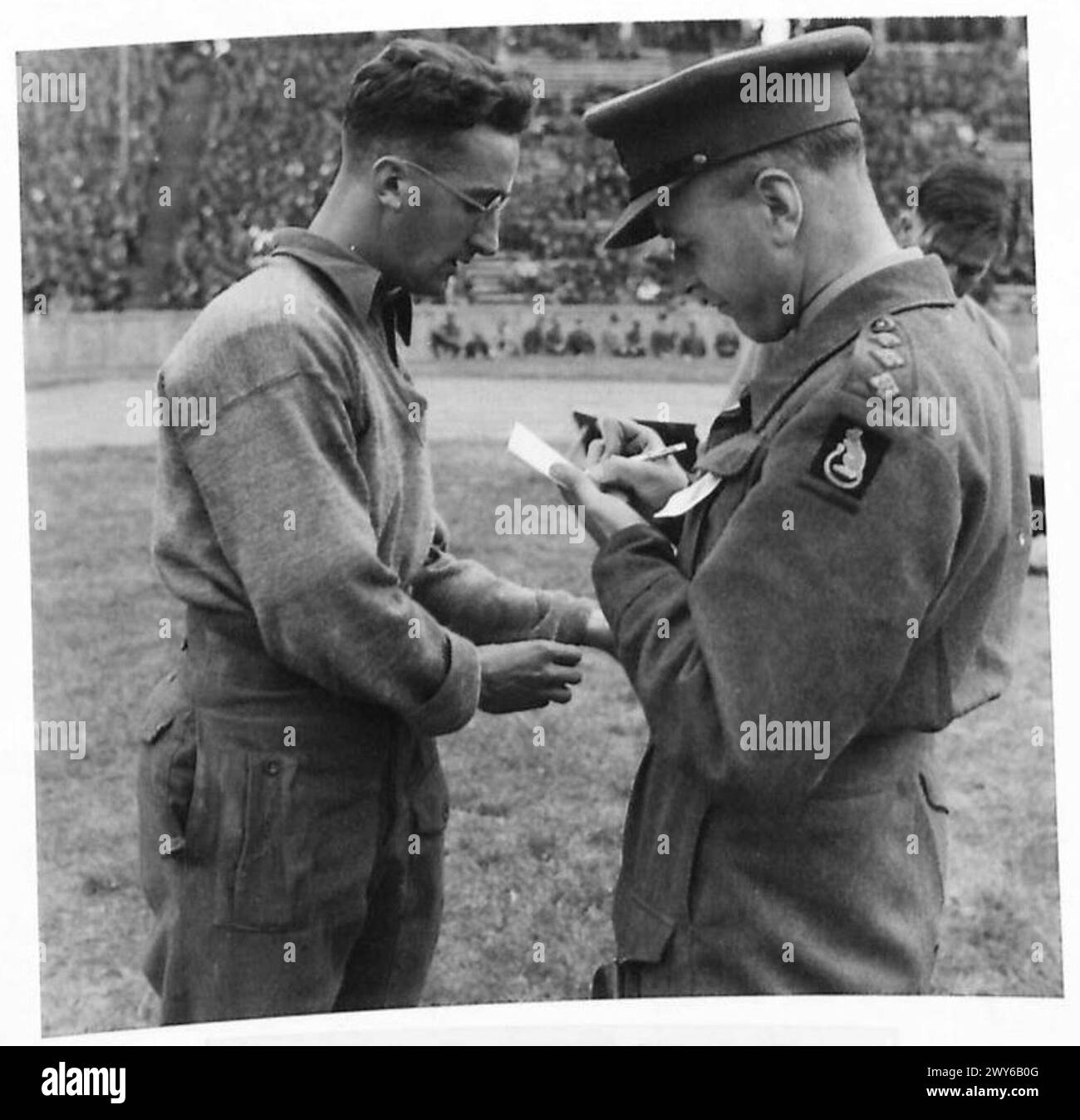 Der Gunner D. Scott ist nach dem Sieg beim Olympischen Feld der Three Nation Sports zu sehen. Stockfoto