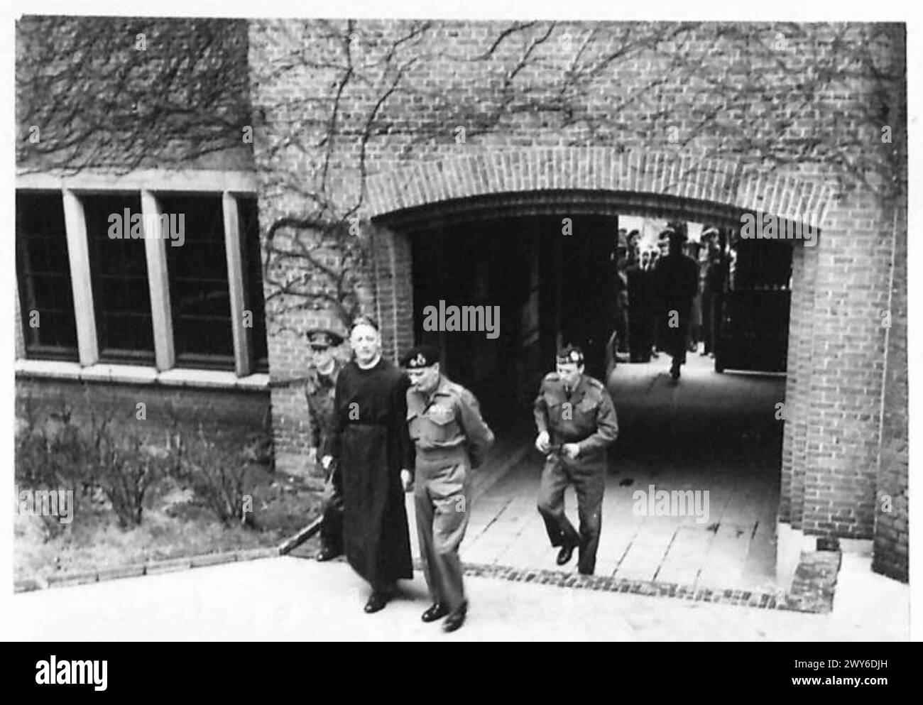 Feldmarschall Montgomery besucht während der Zeit der Operationen der britischen Armee einen Gottesdienst in Brüssel. Stockfoto