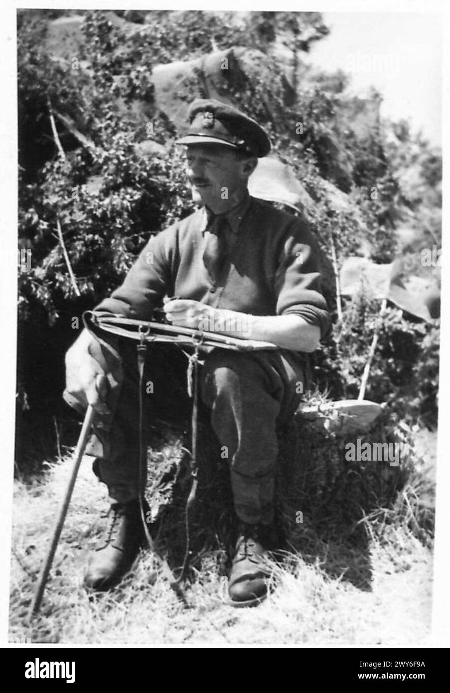 Brigadier K.P. Smith von 185 Brigade, 3. Division, betreibt 4,2-Zoll-Mörser bei Bieville während der Kampfeinsätze. Stockfoto