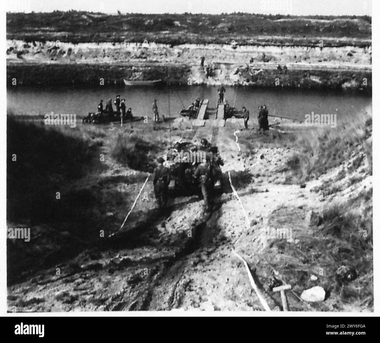 GROSSER ANGRIFF UND VERSCHIEDENE - Allgemeine Ansicht der Klasse 5 Fähre über Escaut Canal. Britische Armee, 21. Armeegruppe Stockfoto