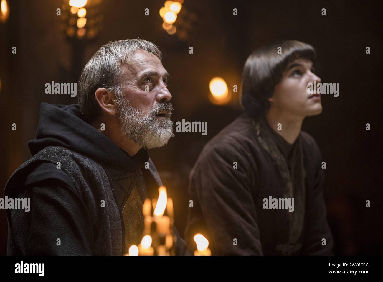 Adrian Schiller tot im Alter von 60 das letzte Königreich 2015 Adrian Schiller als Aethelhelm Ewan Horrocks REDAKTIONELLE VERWENDUNG NUR Copyright: xx Stockfoto