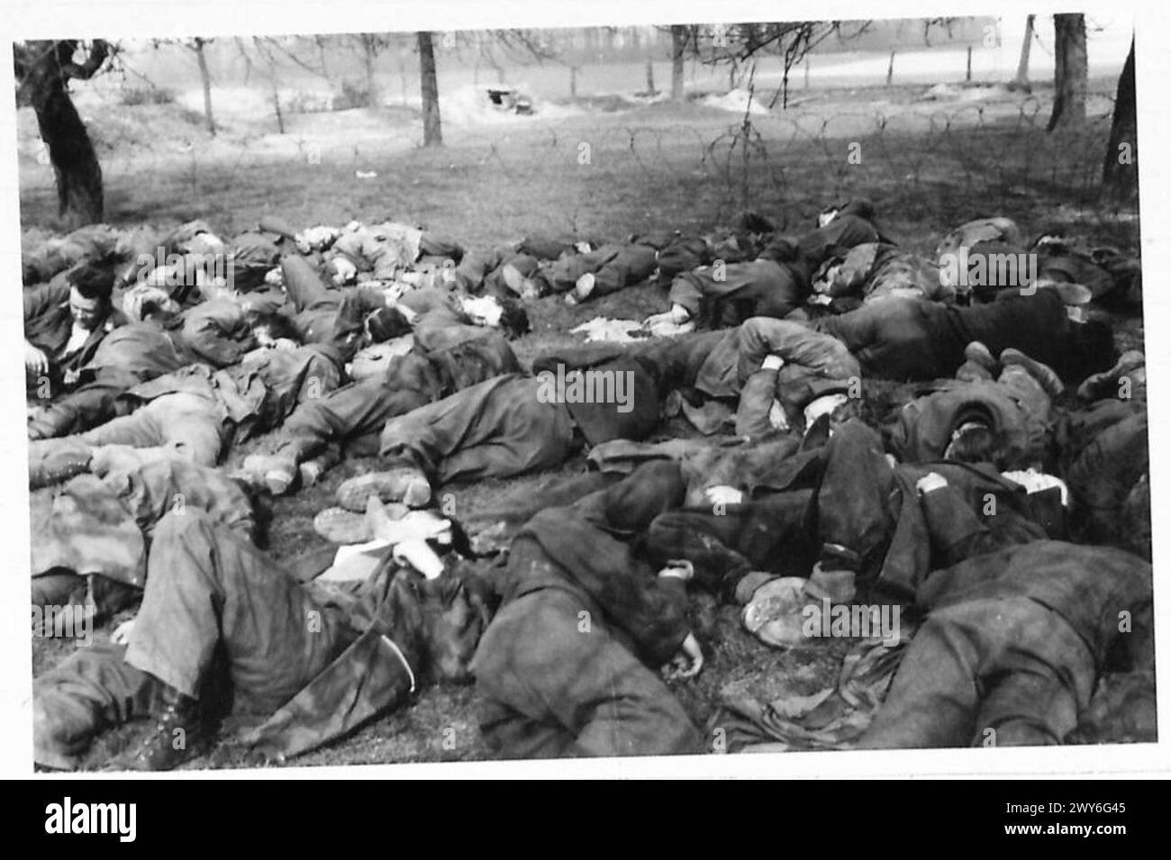 Deutsche Gefangene werden nach den Anfangsphasen des Rheinübergangs durch die 2. Armee unter Operationen der britischen Armee 21. Armee-Gruppe ruht. Stockfoto