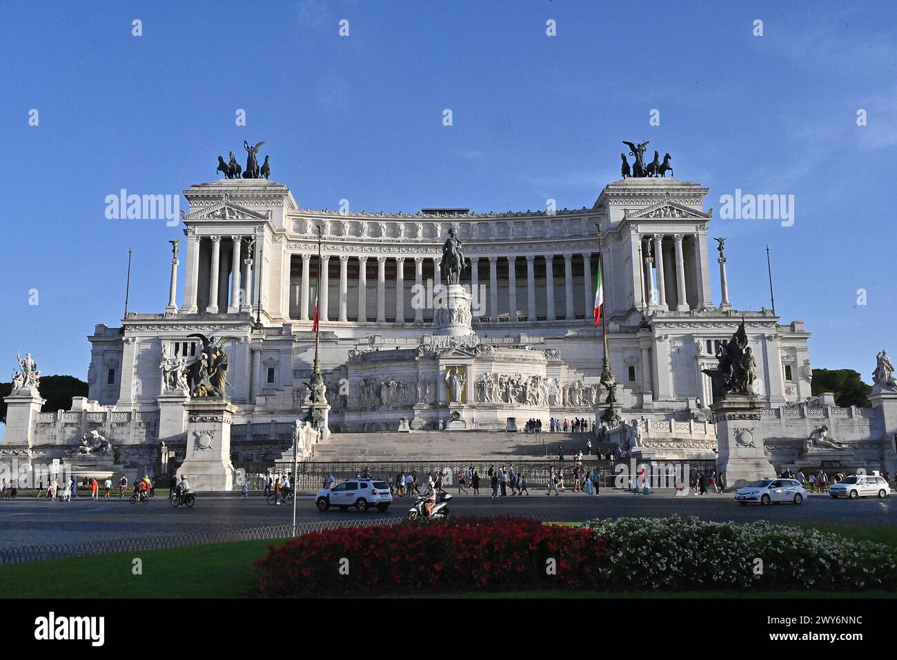 Italien, Rom: Das Nationaldenkmal Victor Emmanuel II. Zwischen der Piazza Venezia und dem Kapitolshügel. Das teilweise fertiggestellte Denkmal wurde eingeweiht Stockfoto