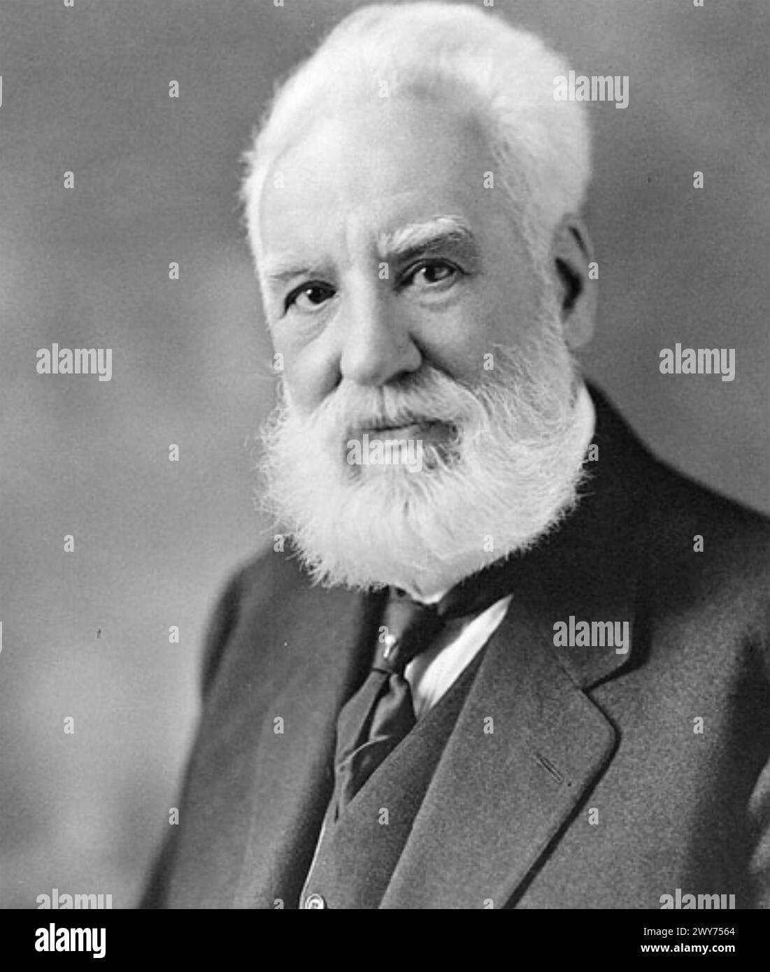 ALEXANDER GRAHAM BELL (1847–1922) kanadisch-amerikanischer Erfinder des ersten praktischen Telefons, um 1917 Stockfoto