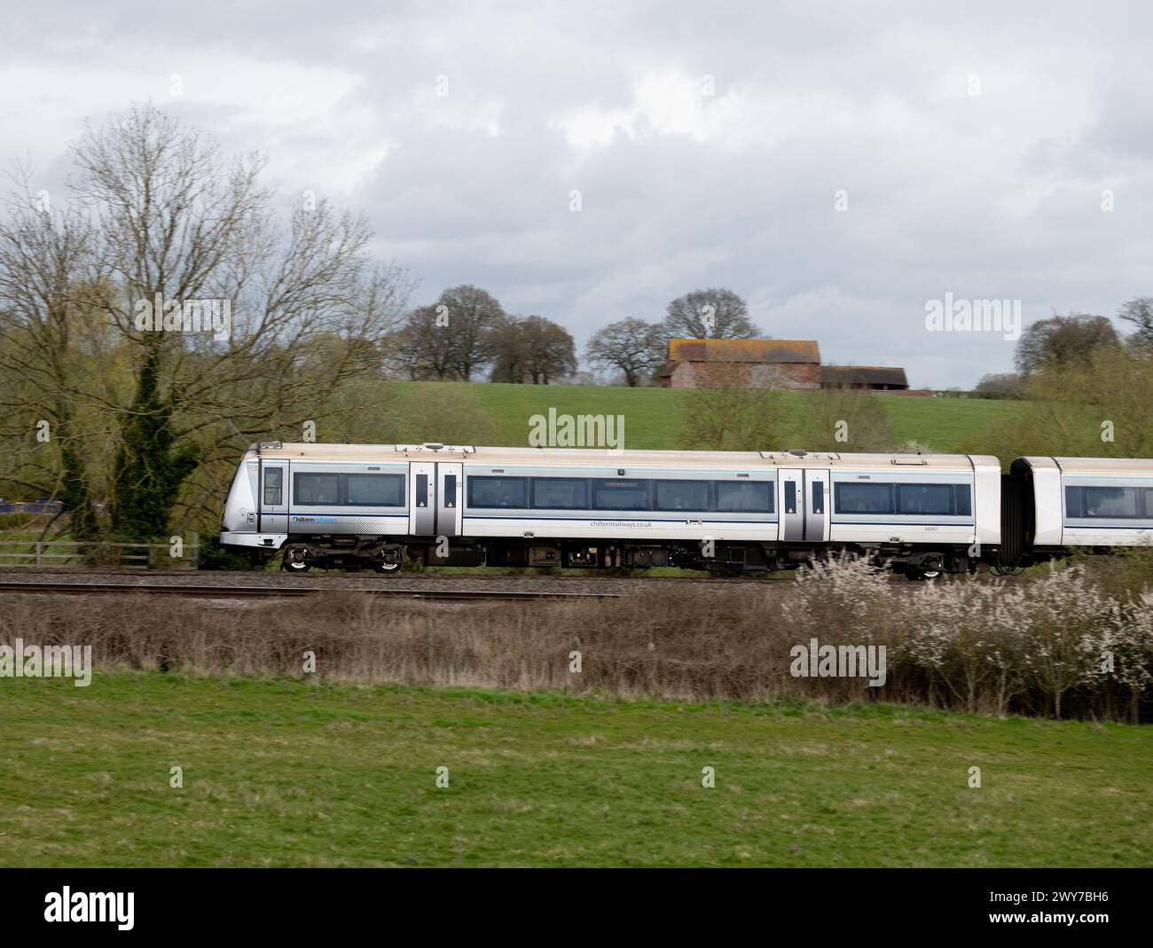 Dieselzug der Chiltern Railways in Hatton North Junction, Warwickshire, Großbritannien Stockfoto