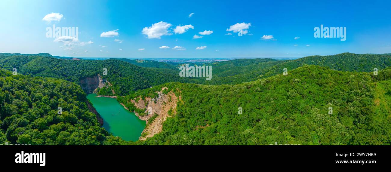 Ledinacko jezero See im Fruska gora Park in Serbien Stockfoto