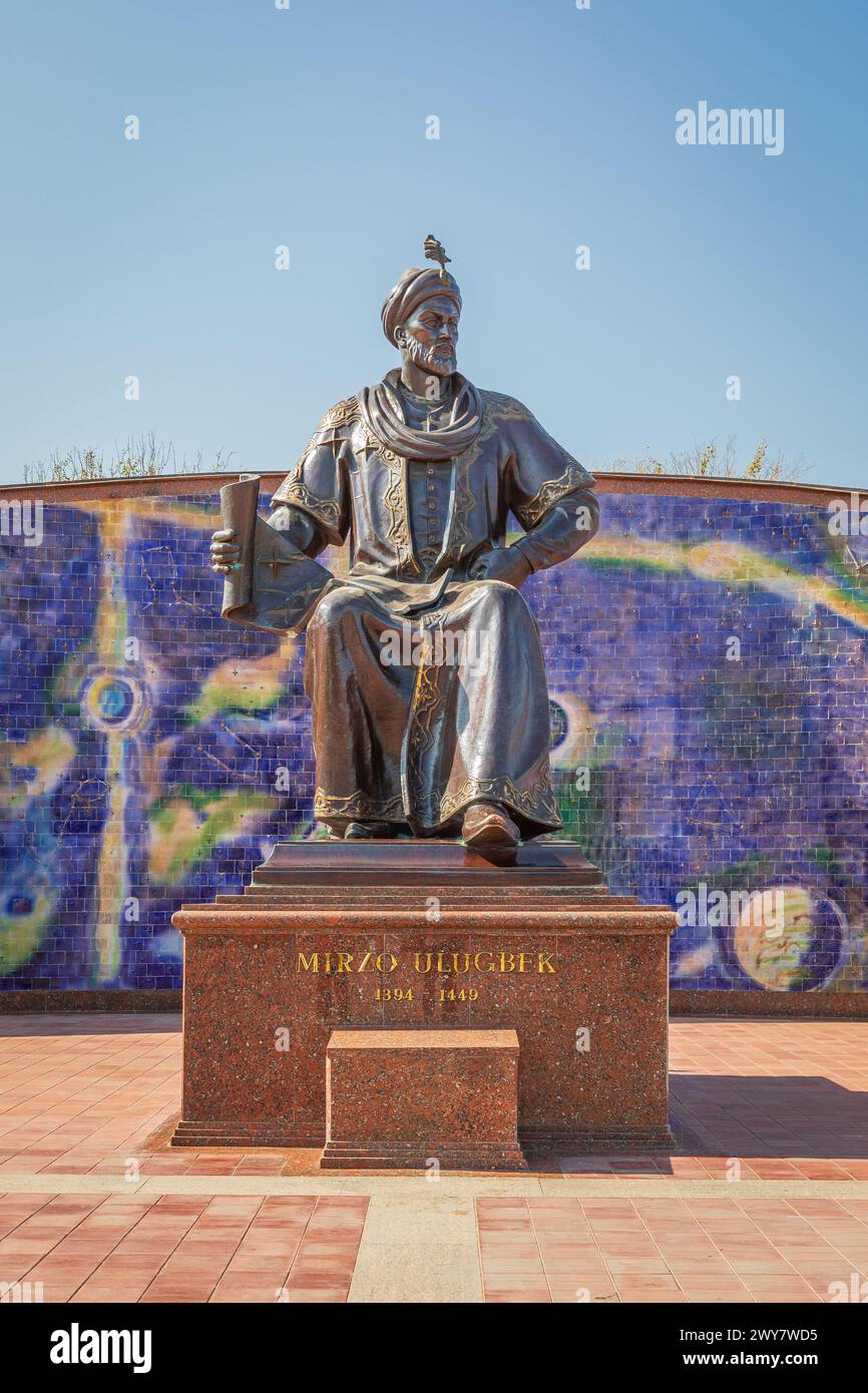 Samarkand, Samarqand, Usbekistan, Zentralasien. August 2021. Denkmal für Mirzo Ulugbek in Samarkand. Stockfoto