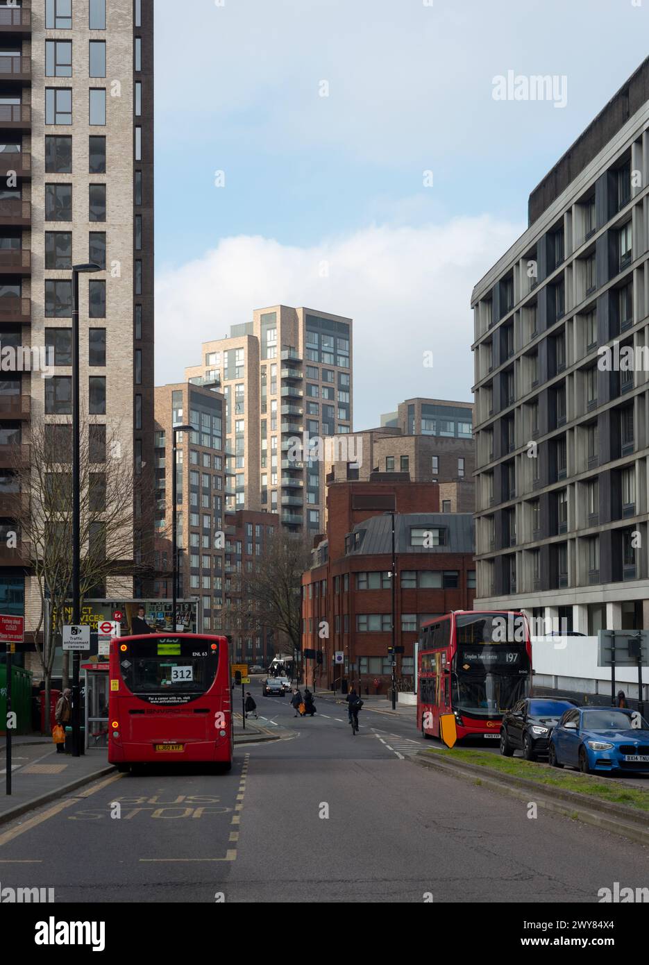 East Croydon, London, Großbritannien - 9. März 2024 Urban Street Perspective Stockfoto