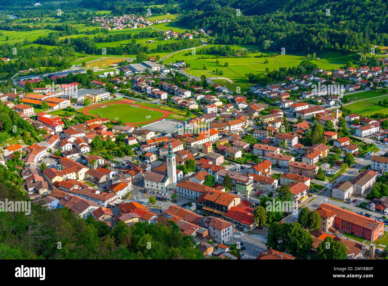 Luftaufnahme der slowenischen Stadt Kobarid Stockfoto