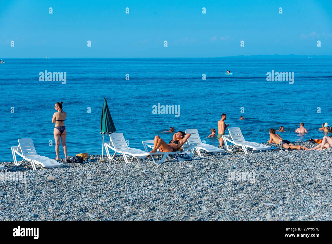 Batumi, Georgia, 31. August 2023: Sommertag an einem Strand in Batumi, Georgia Stockfoto