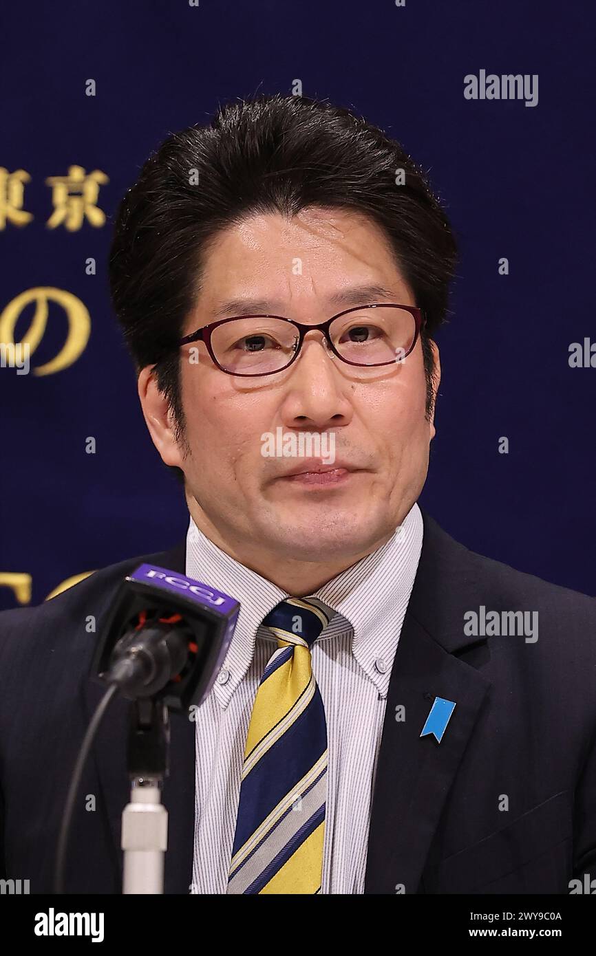 Takuya Yokota, Vertreter der Vereinigung der Familien der von Nordkorea entführten Opfer, spricht während einer Pressekonferenz im Foreign Correspondents' Club of Japan (FCCJ) am 5. April 2024 in Tokio. Yokota rief zu persönlichen Treffen zwischen japanischen Beamten und Nordkoreanern auf, um die von nordkoreanischen Agenten entführten Japaner zurückzubringen. Seine Schwester Megumi Yokota wurde 1977 gefangen genommen und jahrzehntelang im abgeriegelten Land festgehalten. Quelle: Rodrigo Reyes Marin/AFLO/Alamy Live News Stockfoto