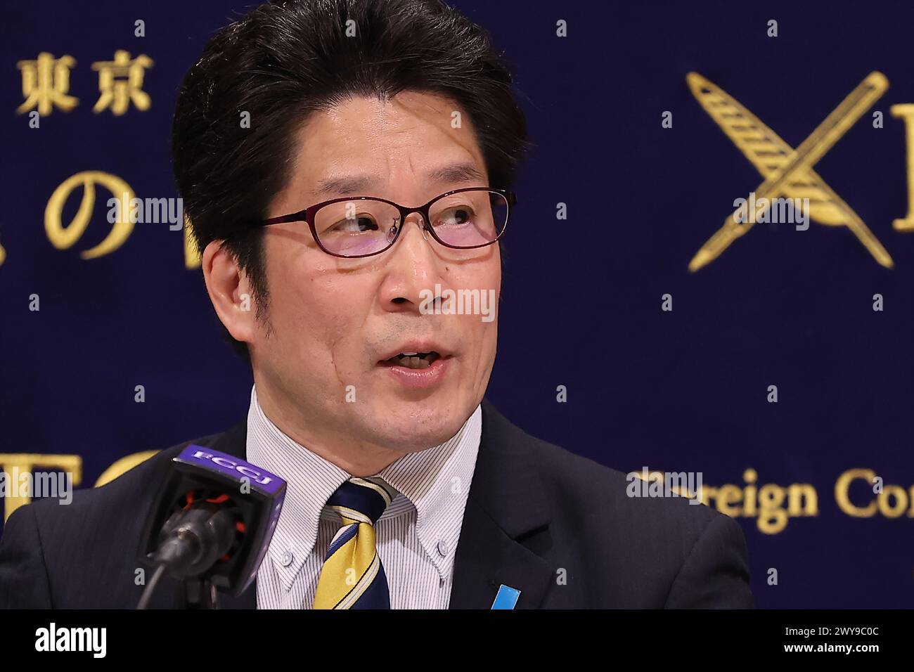 Takuya Yokota, Vertreter der Vereinigung der Familien der von Nordkorea entführten Opfer, spricht während einer Pressekonferenz im Foreign Correspondents' Club of Japan (FCCJ) am 5. April 2024 in Tokio. Yokota rief zu persönlichen Treffen zwischen japanischen Beamten und Nordkoreanern auf, um die von nordkoreanischen Agenten entführten Japaner zurückzubringen. Seine Schwester Megumi Yokota wurde 1977 gefangen genommen und jahrzehntelang im abgeriegelten Land festgehalten. Quelle: Rodrigo Reyes Marin/AFLO/Alamy Live News Stockfoto