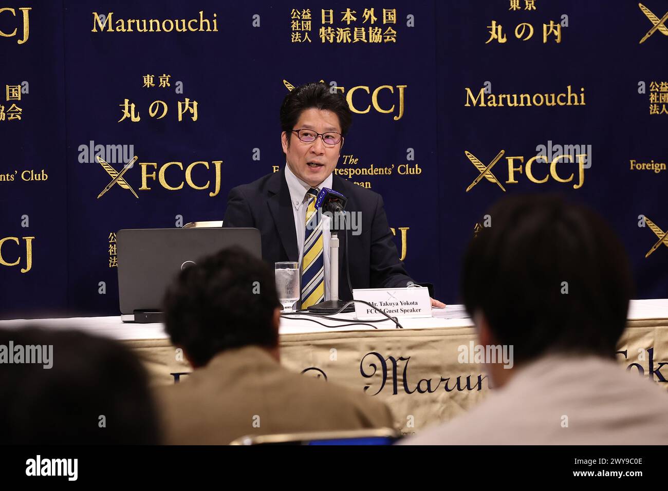 Takuya Yokota, Vertreter der Vereinigung der Familien der von Nordkorea entführten Opfer, spricht während einer Pressekonferenz im Foreign Correspondents' Club of Japan (FCCJ) am 5. April 2024 in Tokio. Yokota rief zu persönlichen Treffen zwischen japanischen Beamten und Nordkoreanern auf, um die von nordkoreanischen Agenten entführten Japaner zurückzubringen. Seine Schwester Megumi Yokota wurde 1977 gefangen genommen und jahrzehntelang im abgeriegelten Land festgehalten. Quelle: Rodrigo Reyes Marin/AFLO/Alamy Live News Stockfoto