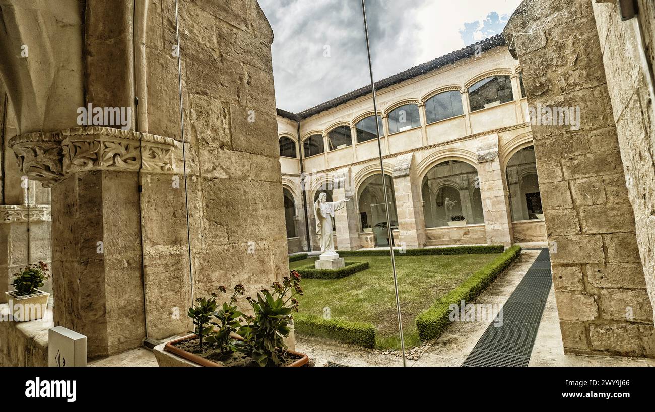 Kloster Saint Clare, gotischer Stil aus dem 14. Jahrhundert, spanische Kulturgüter, spanisches historisches Erbe, Medina de Pomar, Las Merindades, Stockfoto