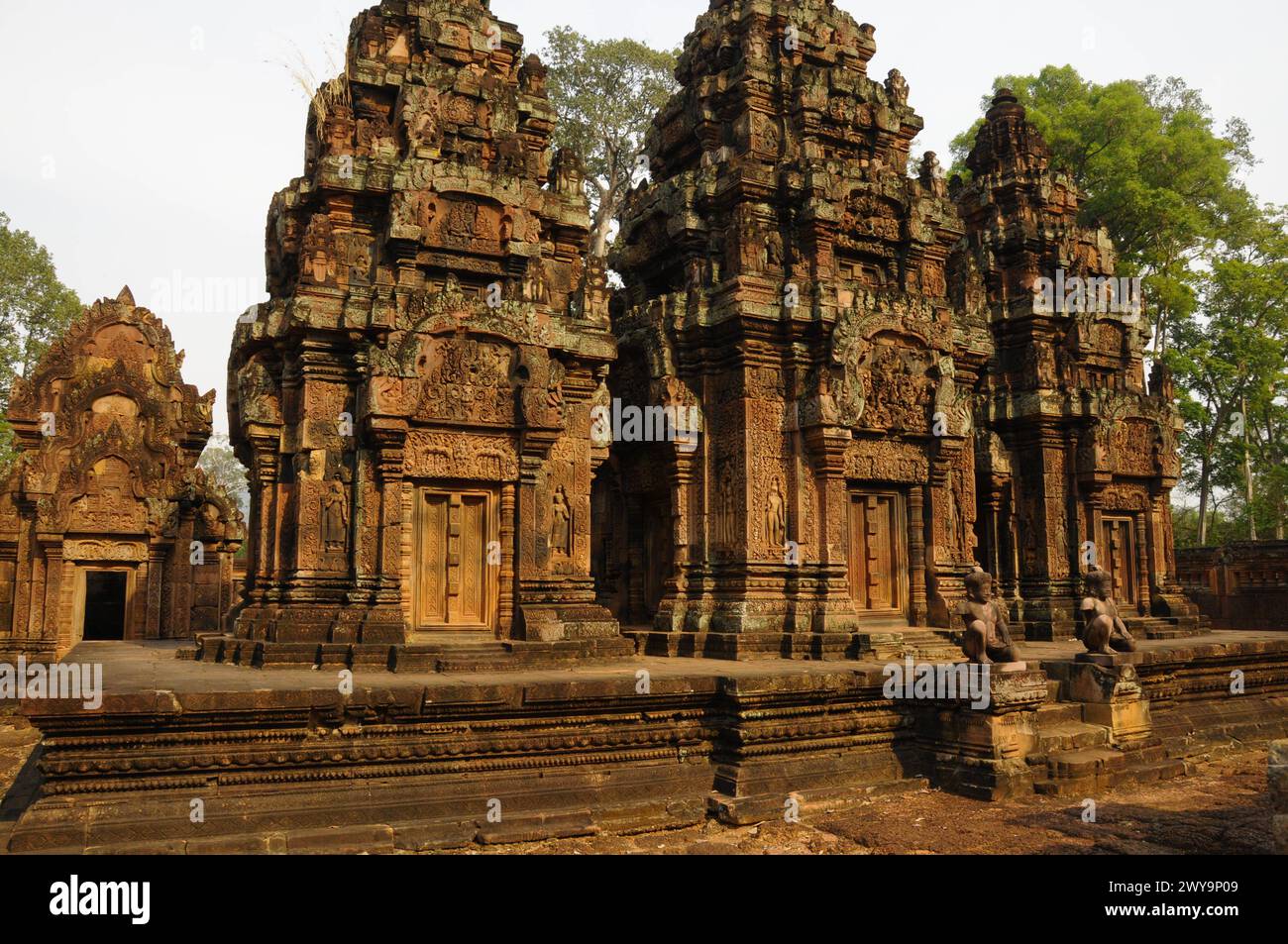 Banteay Srei Inner Sanctuary, Hindutempel gewidmet Lord Shiva, Angkor, UNESCO-Weltkulturerbe, Siem Reap, Kambodscha, Indochina, Südostasien Stockfoto