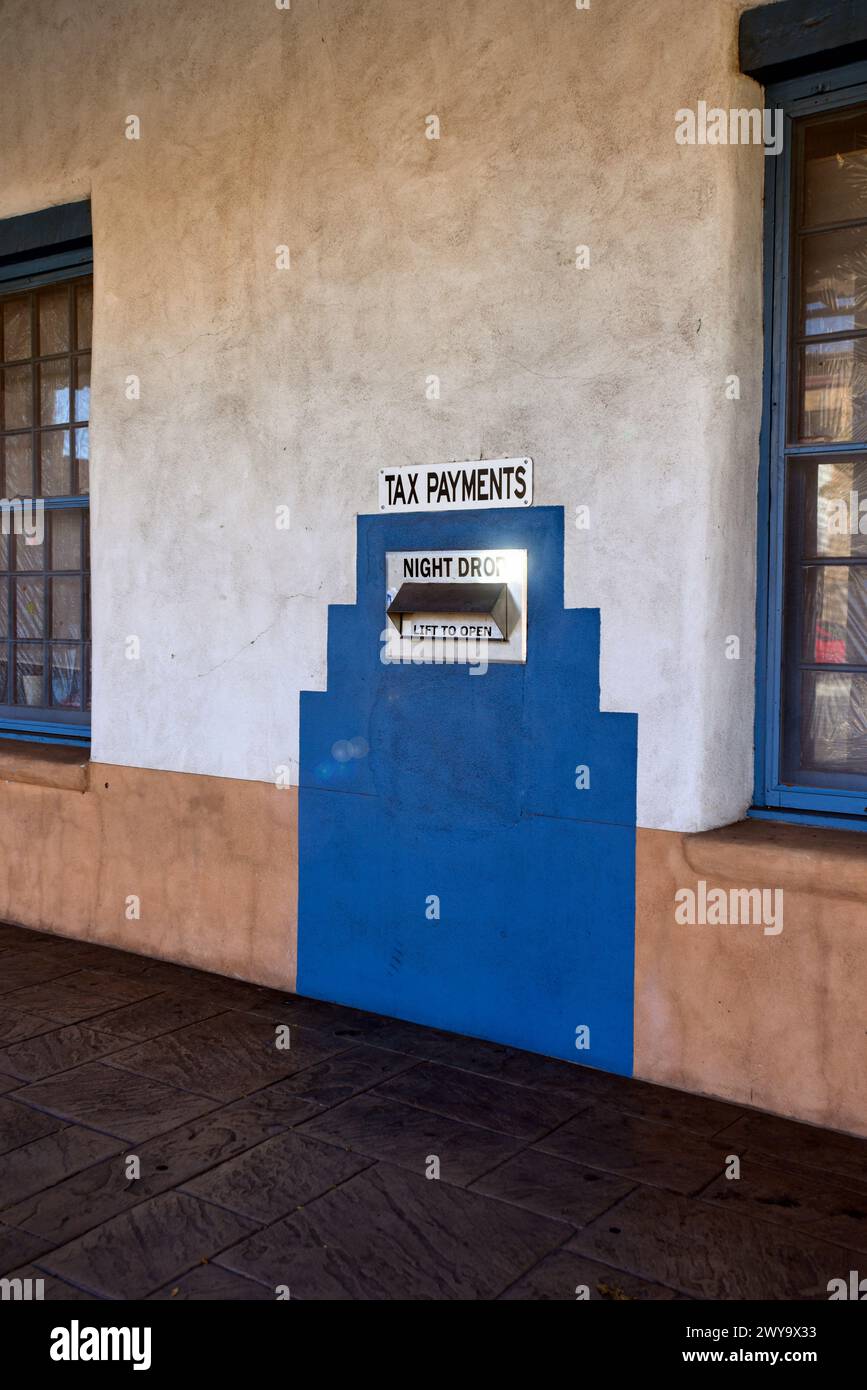 Night Drop Box für Steuereintreibungen in Sante Fe New Mexico. Stockfoto