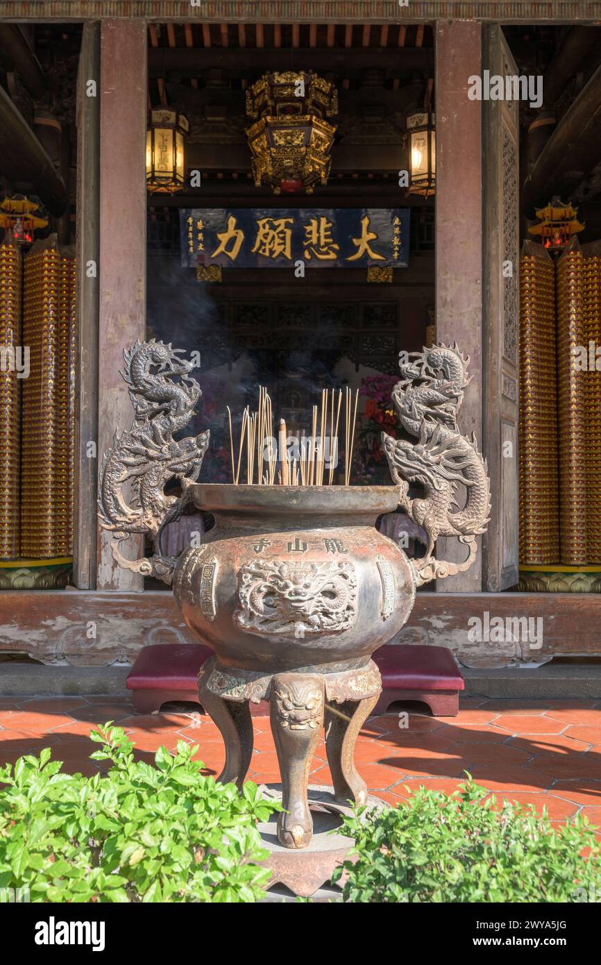 Weihrauchopfer im Mazu-Tempel Stockfoto