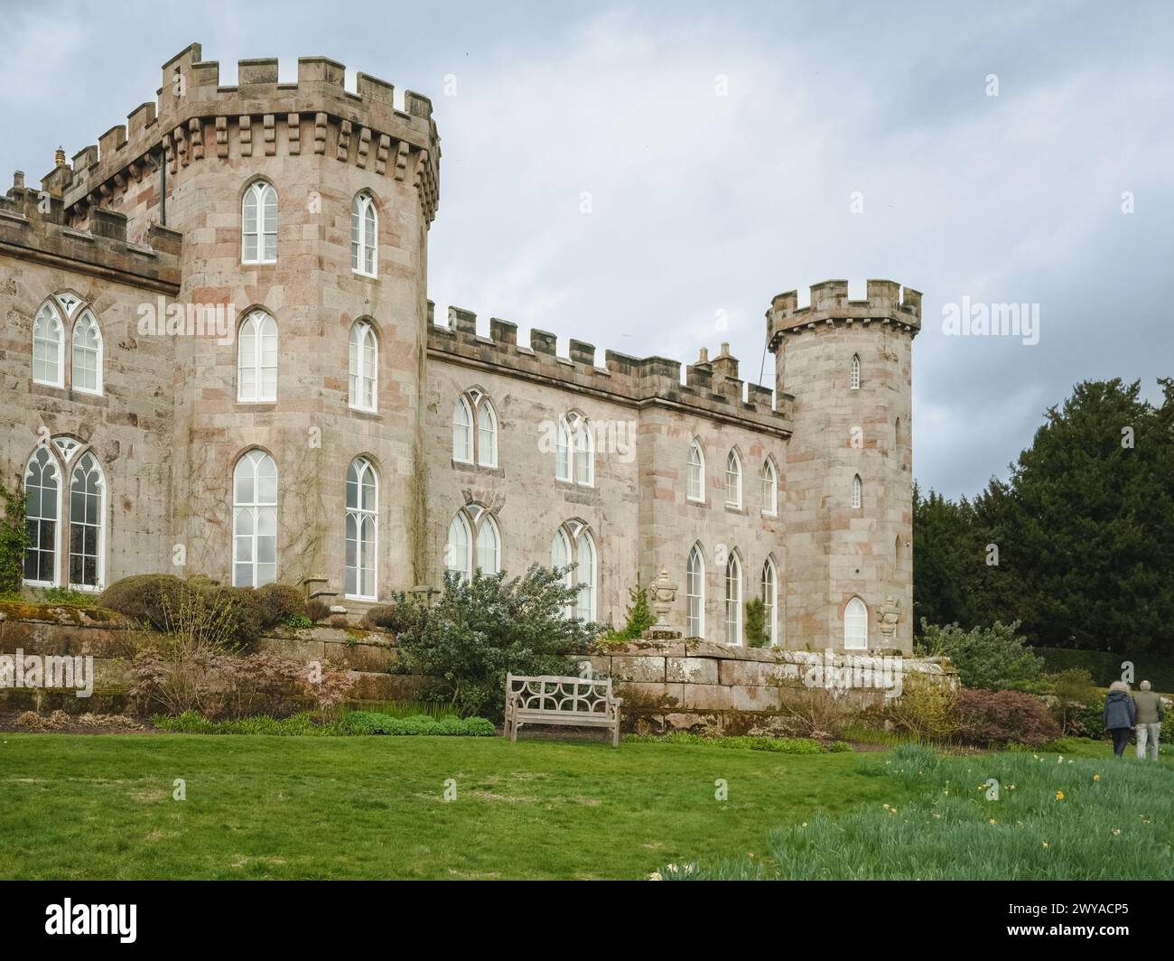 CHOLMONDELEY CASTLE GARDENS, MALPAS, CHESHIRE Stockfoto