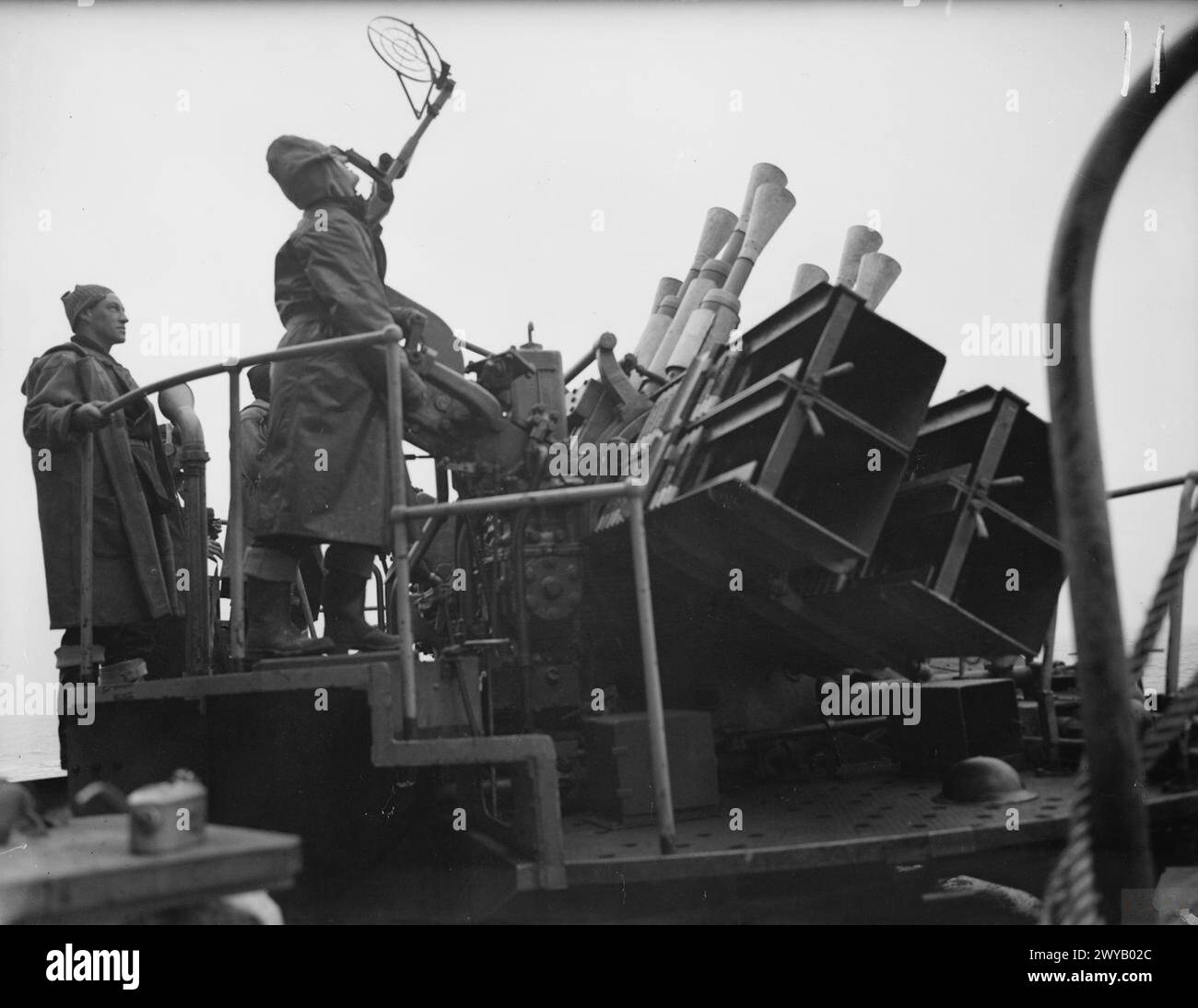 Am 26. Und 27. Februar 1942 war die Bommelpistole an Bord der HMS Shropshire bei Chatham und Scapa Flow auf den Action-Stationen. Stockfoto Am 26. Und 27. Februar 1942 war die Bommelpistole an Bord der HMS Shropshire bei Chatham und Scapa Flow auf den Action-Stationen. Stockfoto