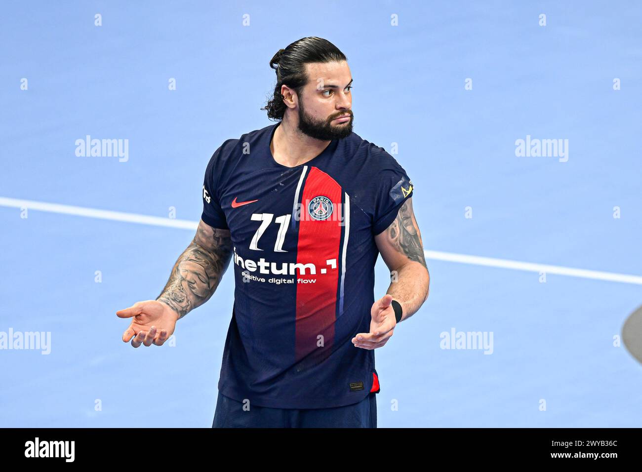 Paris, Frankreich. April 2024. Elohim Prandi während des Handballspiels der EHF Champions League zwischen Paris Saint Germain PSG und Wisla Plock am 4. April 2024 im Stade Pierre de Coubertin in Paris. Quelle: Victor Joly/Alamy Live News Stockfoto