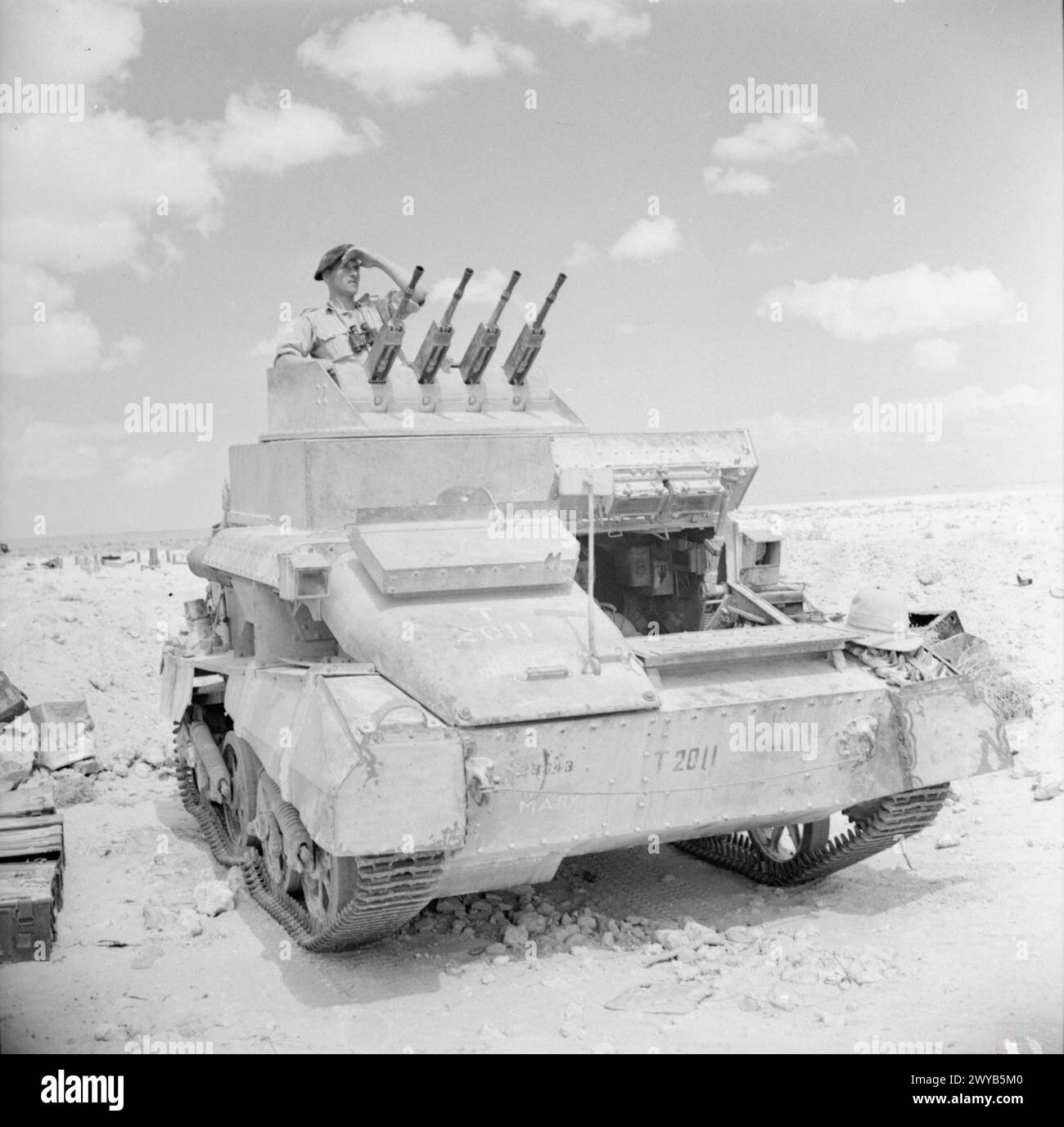 DIE BRITISCHE ARMEE IN NORDAFRIKA 1942 – Vickers Light Tank AA Mk 1, ein mit vier 7,92 mm Besa Maschinengewehren bewaffneter Stoppspalt-Flugabwehrpanzer, 15. September 1942. , Stockfoto