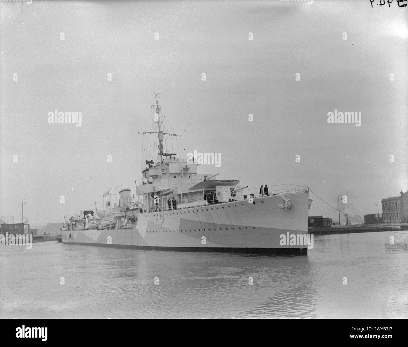 HMS-PFEIL – unterwegs, in Port. Wimpel Nr. H42. , Pfeil Stockfoto