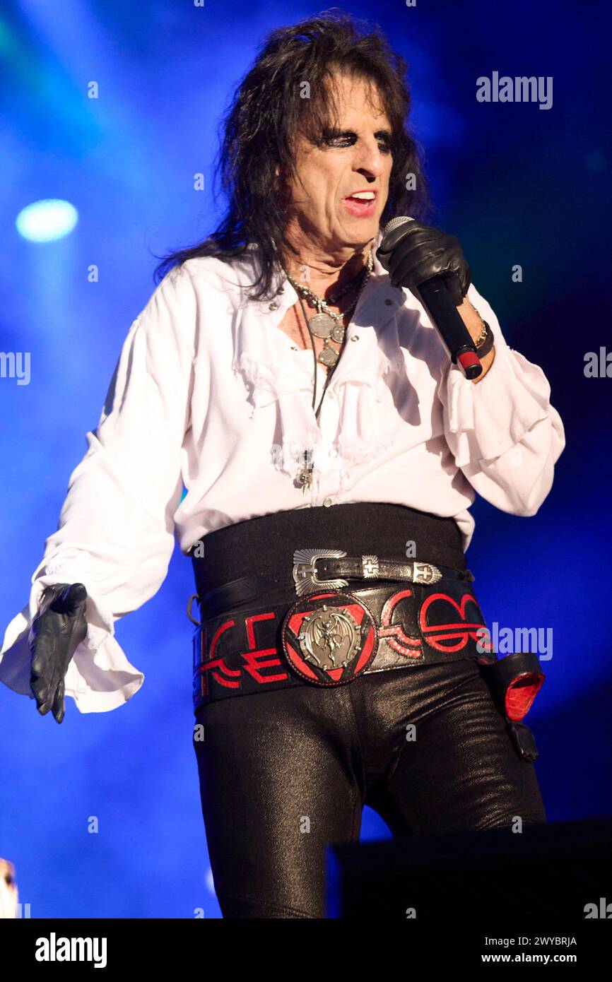 Alice Cooper von den Hollywood Vampire live auf dem Summerside Festival neben dem Airfield. Grenchen, 23.06.2023 Stockfoto