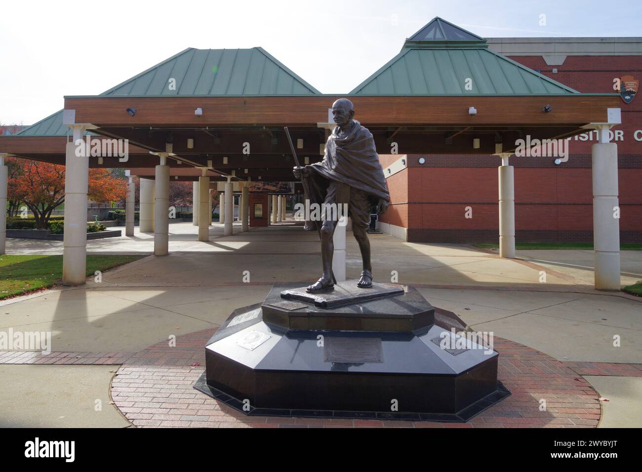 Reflektierender Pool mit MLK's Zitat beim MLK Jr. National Historical Park, Thanksgiving 2023. Stockfoto