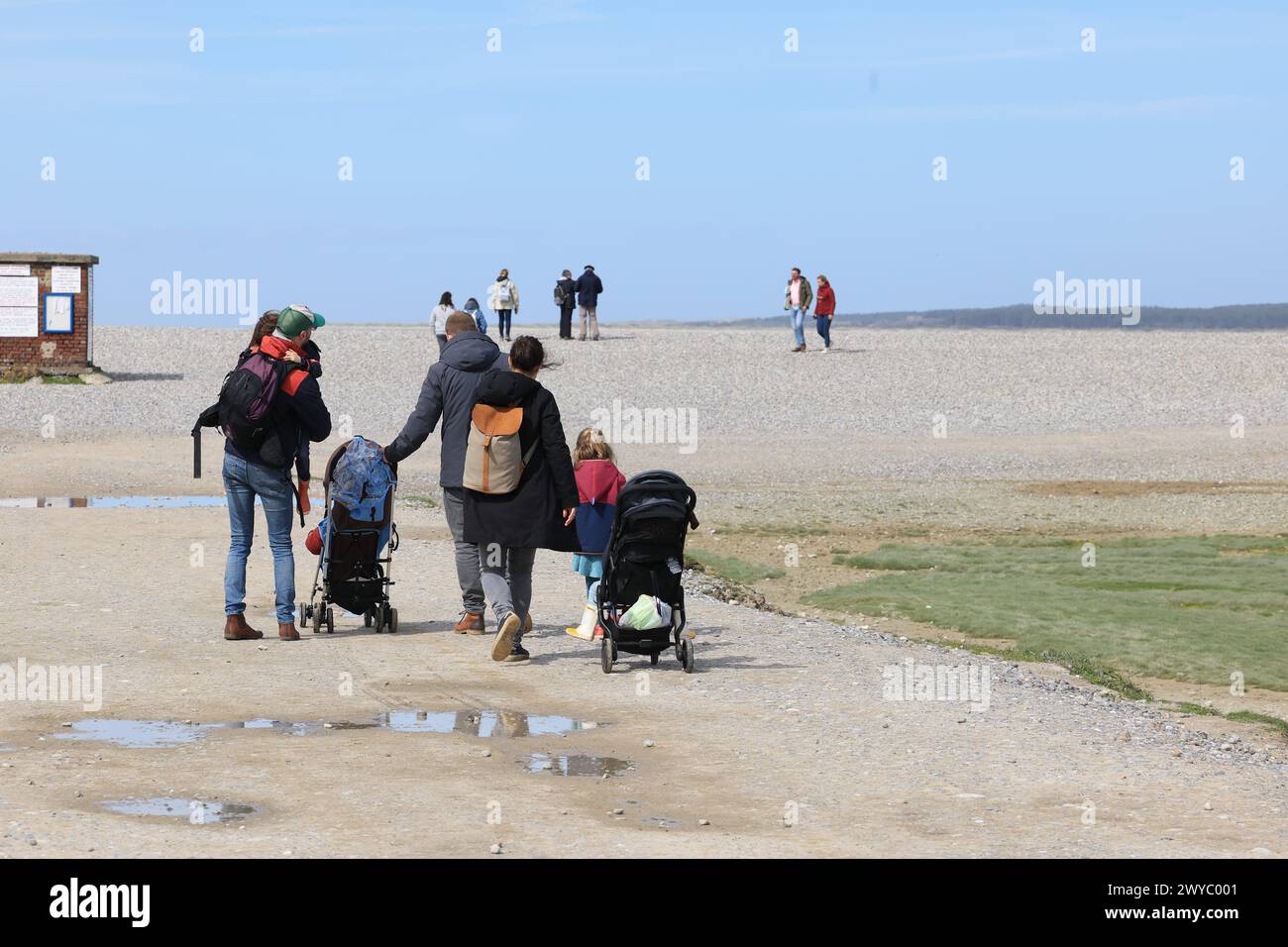 Le Hourdel, Frankreich. April 2024. © PHOTOPQR/LE COURRIER PICARD/Fred HASLIN ; Le Hourdel ; 05/04/2024 ; 05/04/24 Debüt de la Saison estivale sur la cote picarde Le Hourdel Foto Fred Haslin Frankreich, april 2024 Beginn der touristischen Saison an der Küste, in Picardy Credit: MAXPPP/Alamy Live News Stockfoto