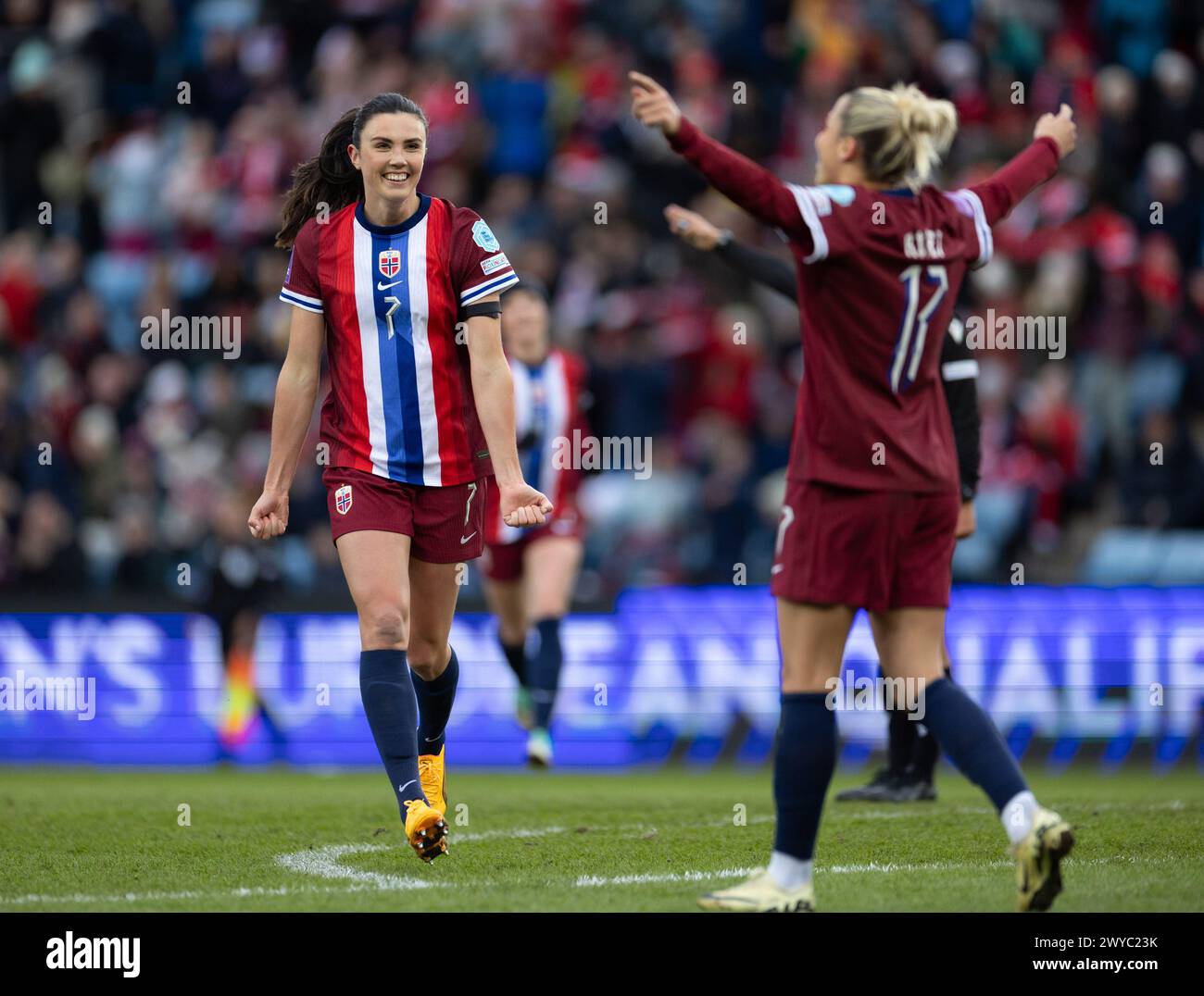 Oslo, Norwegen. April 2024. Oslo, Norwegen, 5. April 2024: Celin Bizet Ildhusoy (17 Norwegen) und Celin Bizet Ildhusoy (17 Norwegen) feiert nach einem Torschuss während des UEFA Women's European Qualifier Fußballspiels zwischen Norwegen und Finnland im Ullevaal Stadium in Oslo, Norwegen (Ane Frosaker/SPP). /Alamy Live News Stockfoto