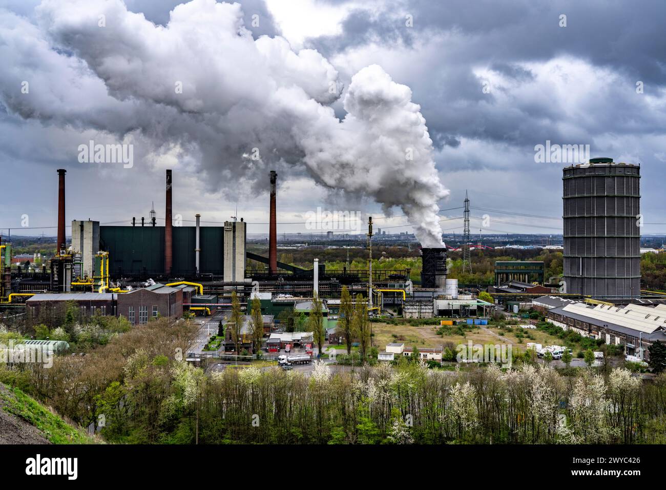 Prosper Kokerei, betrieben vom Stahlkonzern ArcelorMittal, 146 Koksöfen mit einer Tagesleistung von 5500 Tonnen Koks, Bottrop, Löschwolke, NRW, GE Stockfoto