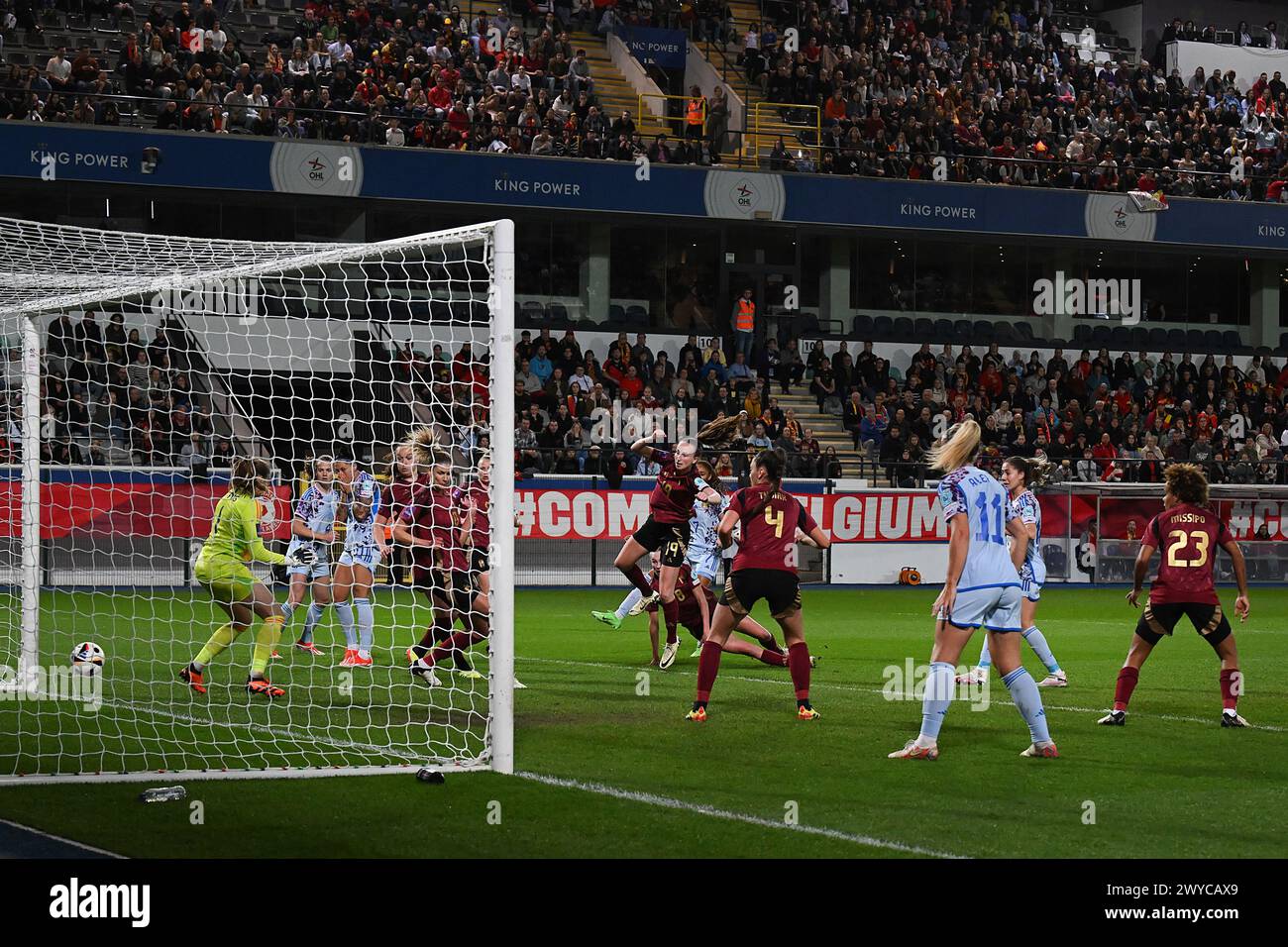 LEUVEN - Salma Paralluelo aus Spanien macht es 0-1 während des Qualifikationsspiels für die Europameisterschaft der Frauen in der Gruppe A2 zwischen Belgien und Spanien im den Dreef Stadium am 5. April 2024 in Leuven, Belgien. ANP | Hollandse Hoogte | GERRIT VAN COLOGNE Credit: ANP/Alamy Live News Stockfoto