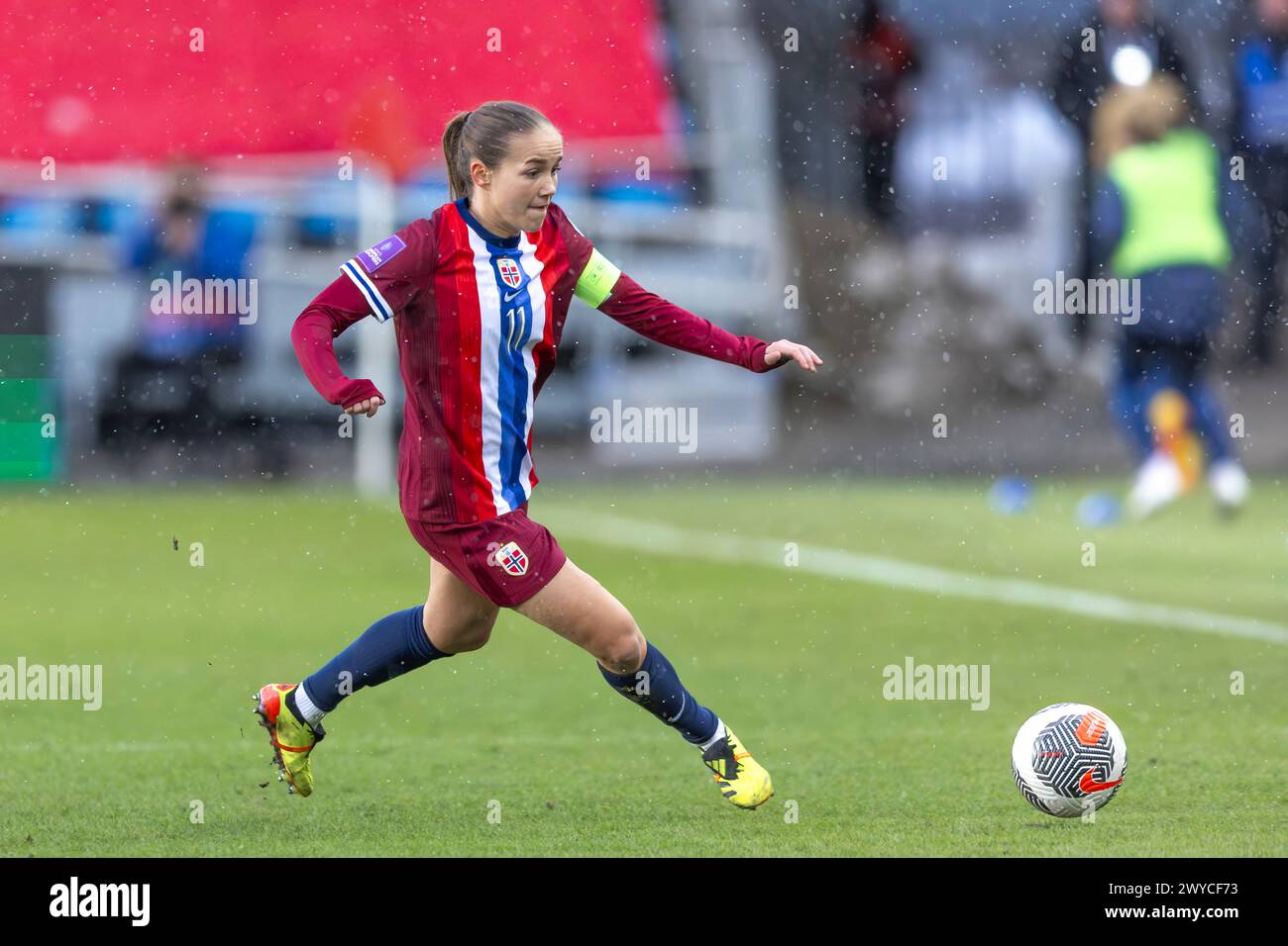 Oslo, Norwegen 05. April 2024 Guro Reiten aus Norwegen und Chelsea im Einsatz während der UEFA-Qualifikationsrunde für Frauen Gruppe Ein Spiel zwischen Norwegen und Finnland im Ullevaal-Stadion in Oslo, Norwegen Credit: Nigel Waldron/Alamy Live News Stockfoto