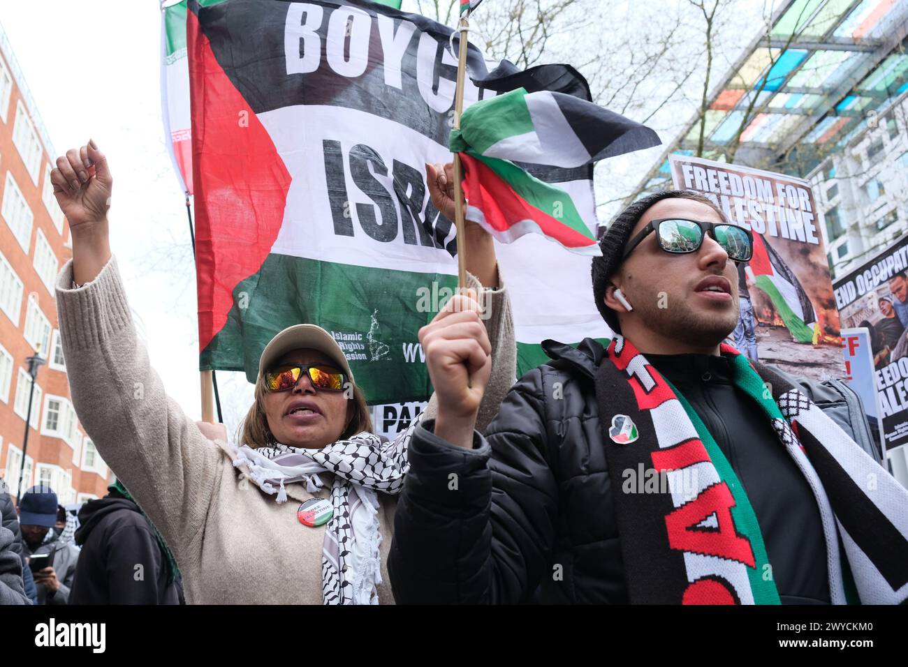 London, UK, 5. April 2024. Der jährliche Al-Quds-Tag-marsch fand heute in Solidarität mit den Palästinensern im Zentrum Londons statt. Hunderte Plakate nahmen an der Veranstaltung vom Home Office bis zur Downing Street Teil. Quelle: Eleventh Photography/Alamy Live News Stockfoto