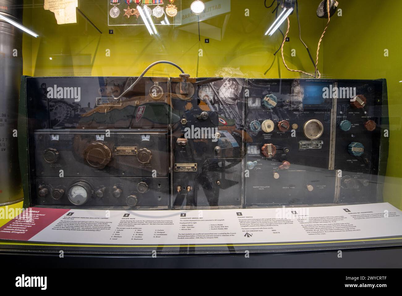 Bovington.Dorset.Vereinigtes Königreich.25. Februar 2024.Ein drahtloses Set der Nummer 9 von einem Tank ist im Tank Museum in Dorset zu sehen Stockfoto