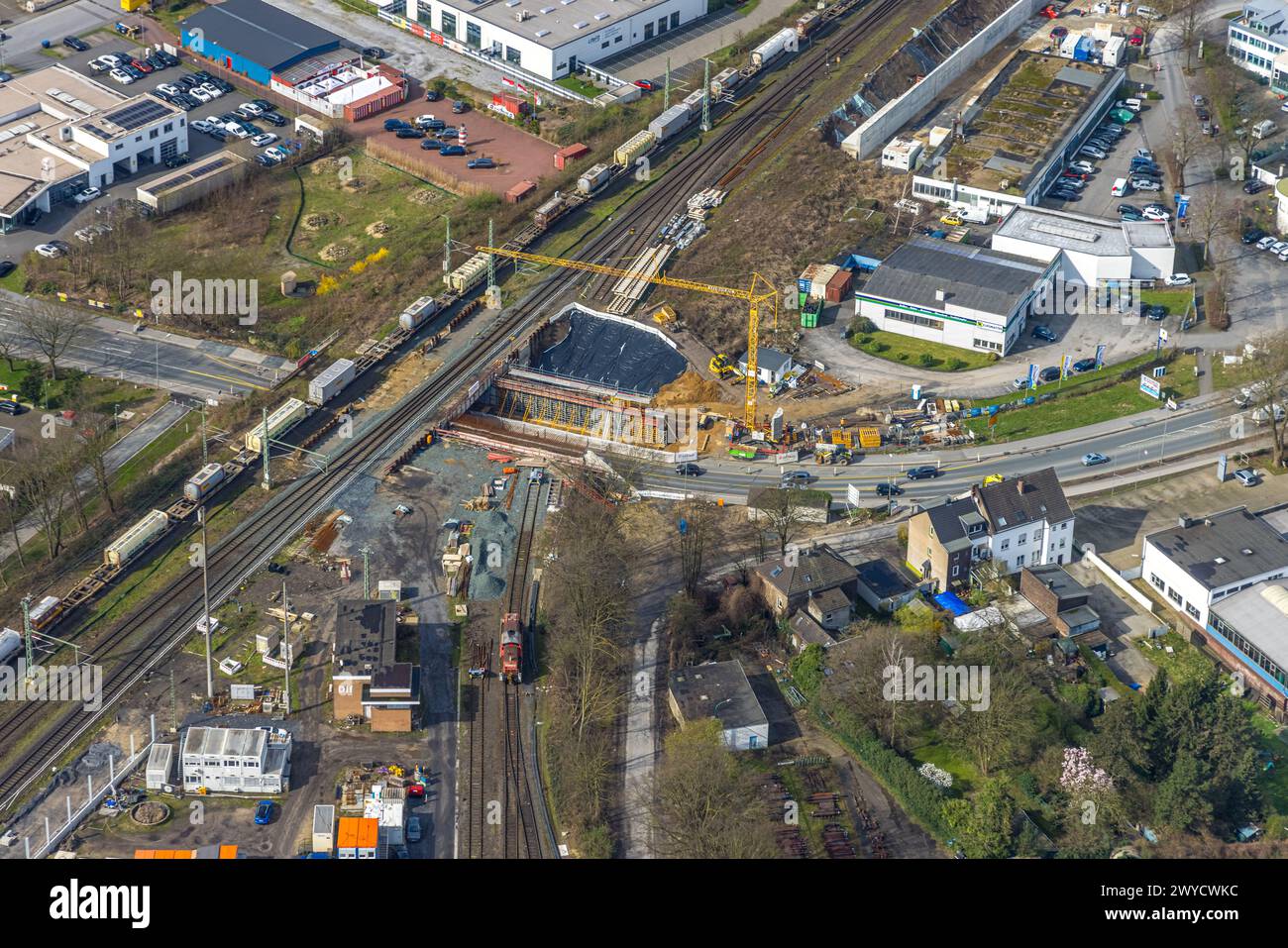 Luftaufnahme, Baustellenbahnstrecke mit Güterzug an der Brücke Willy Brandt Straße, Verlängerung der Betuweroute und Betuwe-Linie bahn Stockfoto