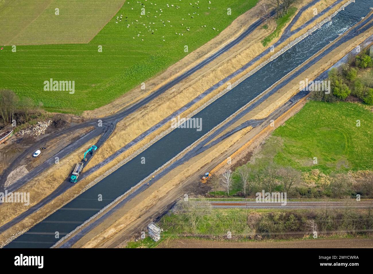 Luftaufnahme, Emscherdeich mit gebrochenem Damm an der Emschermündung, Baustelle Eppinghoven, Dinslaken, Nordrhein-Westfalen, Germa Stockfoto