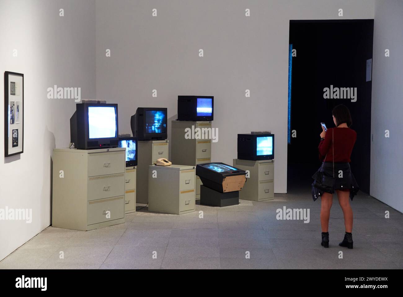 6 TV Dé-Coll/Alter, 1963, Wolf Vostell, Museo Nacional Centro de Arte Reina Sofia, Madrid, Spanien, Europa. Stockfoto