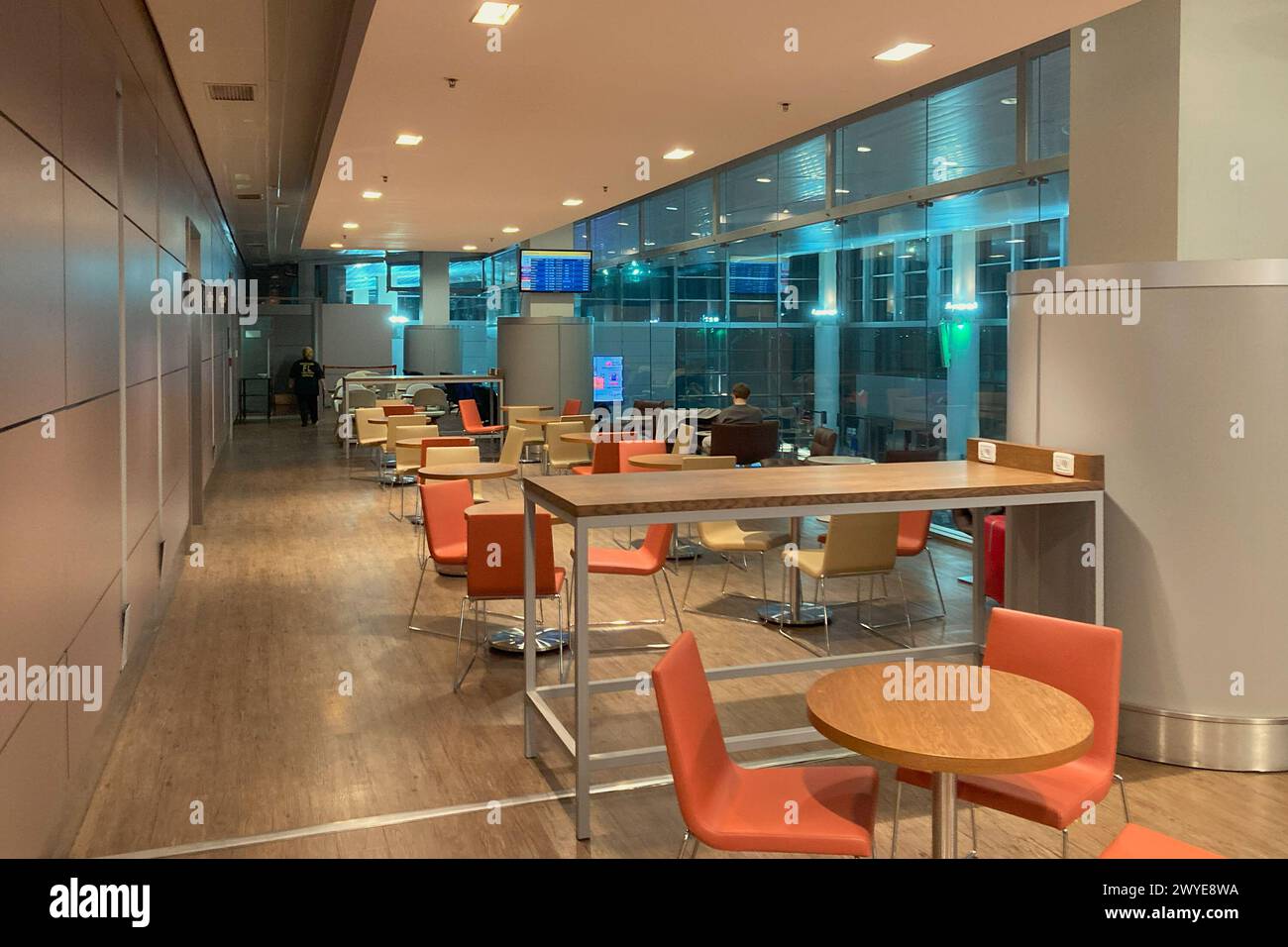 Armenien, Jerewan - 1. April 2024: Business Lounge am internationalen Flughafen Zvartnots Stockfoto