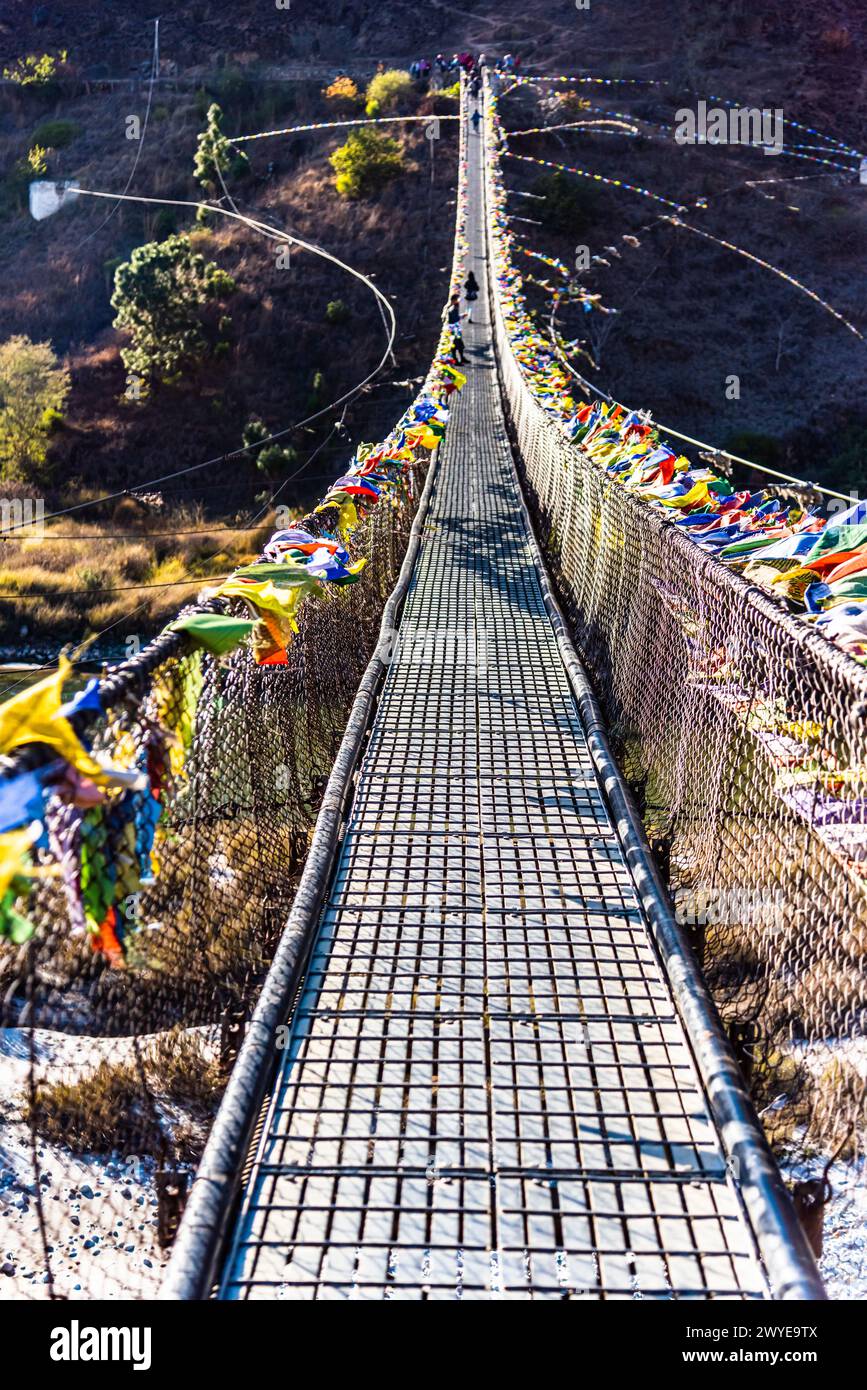 Die Punakha Hängebrücke am Punakha Dzong in Bhutan. Stockfoto