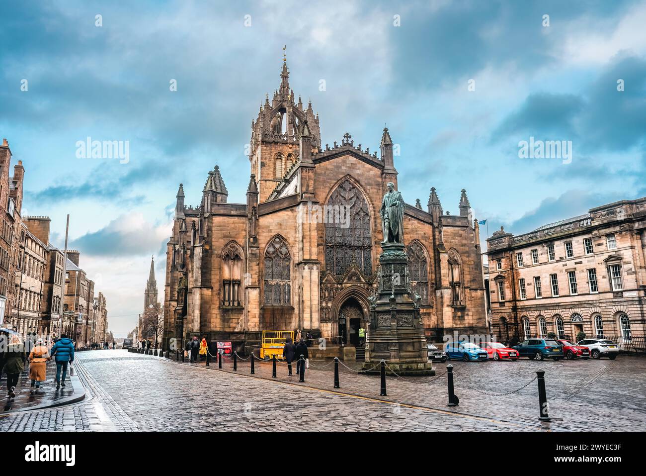 Edinburgh, Schottland - 22. Januar 2024: St Giles Cathedral (die High Kirk von Schottland), entlang der Royal Mile in Old Town Edinburgh Stockfoto