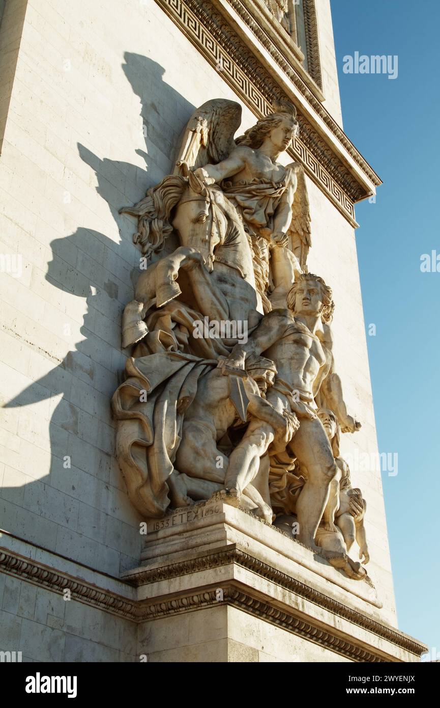Geschnitzte Steinskulptur Von Antoine Etex Genannt Der Widerstand An Der Westfassade Des Arc De Triomphe, Paris, Frankreich Stockfoto