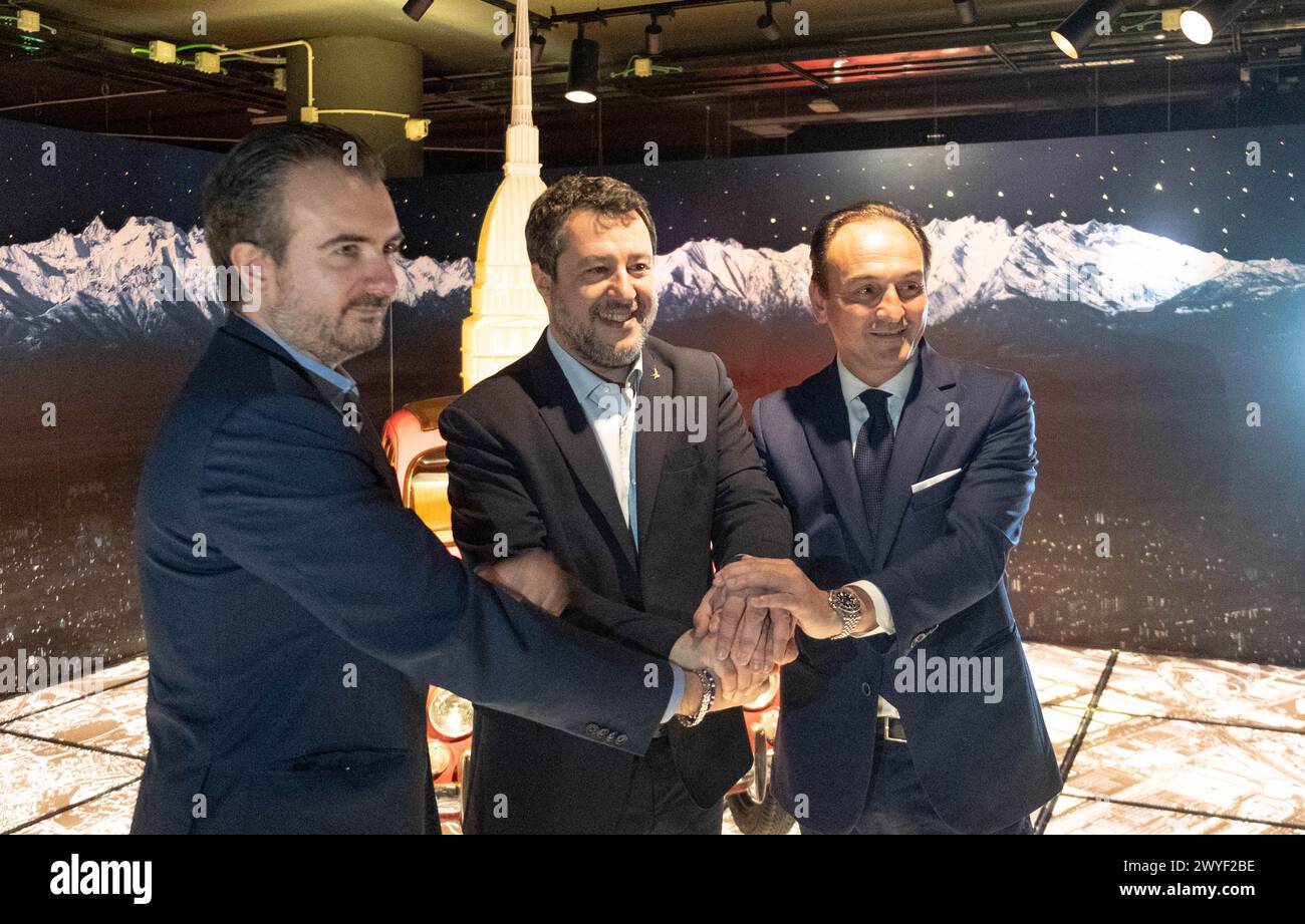 Riccardo Molinari, Matteo Salvini e Alberto Cirio in alcuni Momenti del Convegno „Autonomia differenziata delle Regioni a Statuto ordinario“ presso l'auditorium del Museo nazionale dell'Automobile a Turin, Italia - Cronaca - Sabato 6 april 2024 - (Foto Giacomo Longo/LaPresse) Riccardo Molinari, Matteo Salvini e Alberto Cirio während der Konferenz "Autonomia differenziata delle Regioni a Statuto ordinario" im Auditorium des Museo Nazionale dell'Automobile in Turin, Italien - Nachrichten - Samstag, 6. April 2024 - (Foto Giacomo Longo/LaPresse) Credit: LaPresse/Alamy Live News Stockfoto