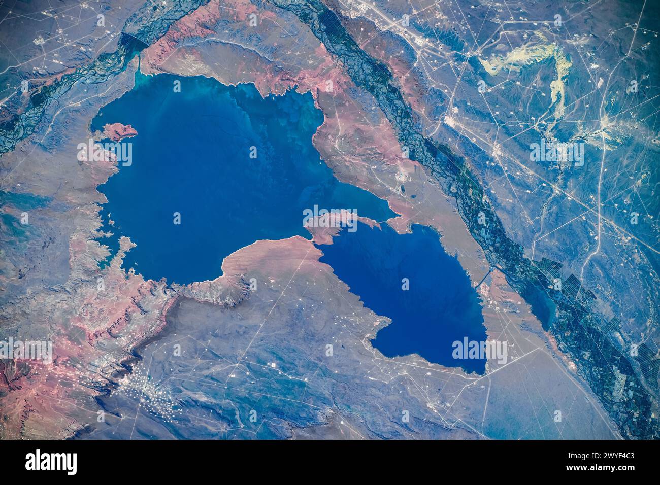 See oder Gewässer in Argentinien. Digitale Verbesserung eines von der NASA bereitgestellten Bildes Stockfoto