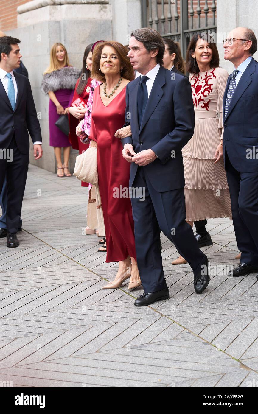 Madrid. Spanien. 20240406 verlässt Jose Maria Aznar, Ana Botella nach der Hochzeit von José Luis Martinez Almeida, Major von Madrid, und Teresa Urquijo in der Kirche Sagrado Corazon und San Francisco de Borja am 6. April 2024 in Madrid Stockfoto