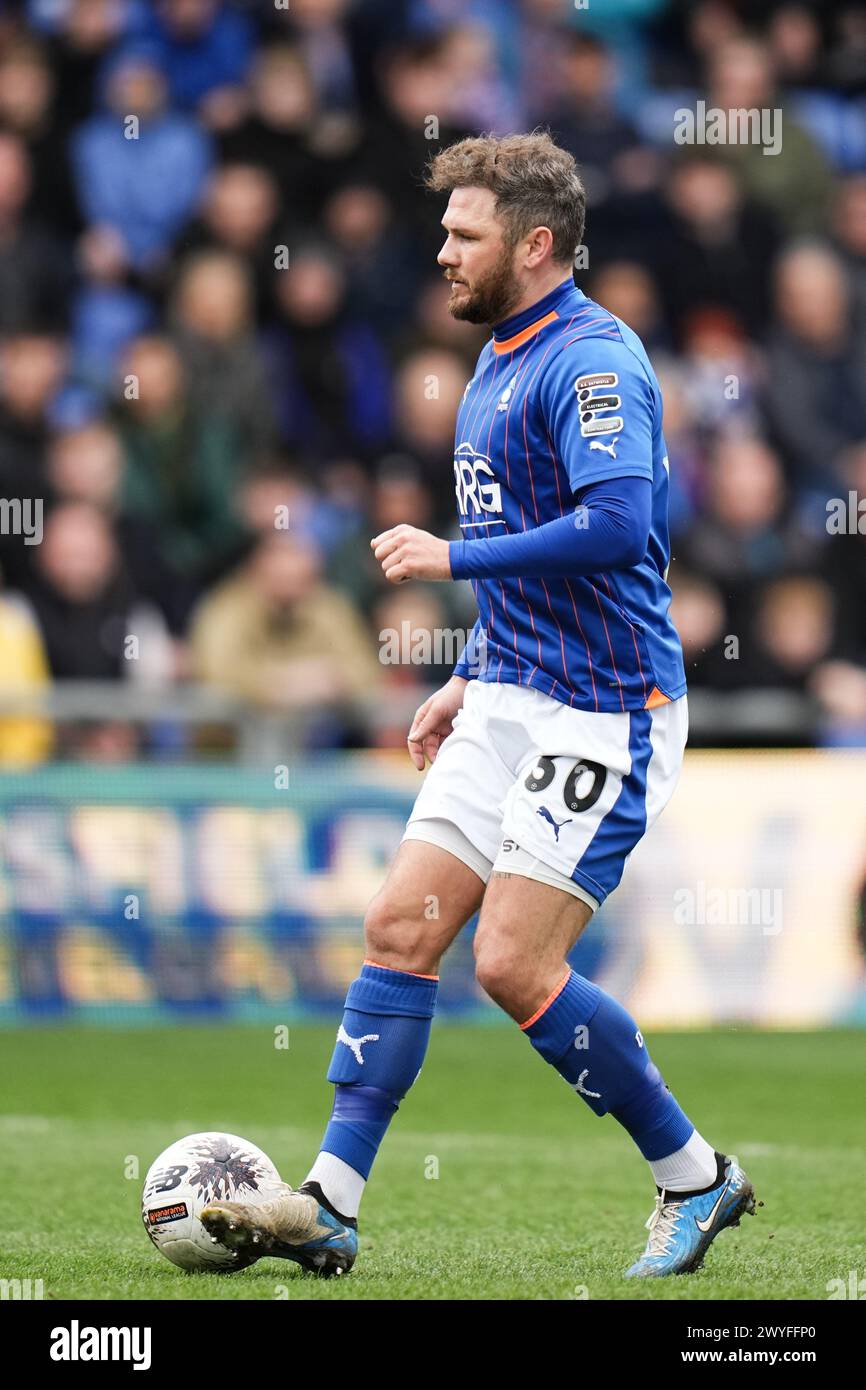 Oldham Athletic gegen Rochdale - Vanarama National League. 6. April 2024 James Norwood Oldham während des Vanarama National League-Spiels zwischen Oldham Athletic und Rochdale im Boundary Park in Oldham am 6. April 2024. Stockfoto