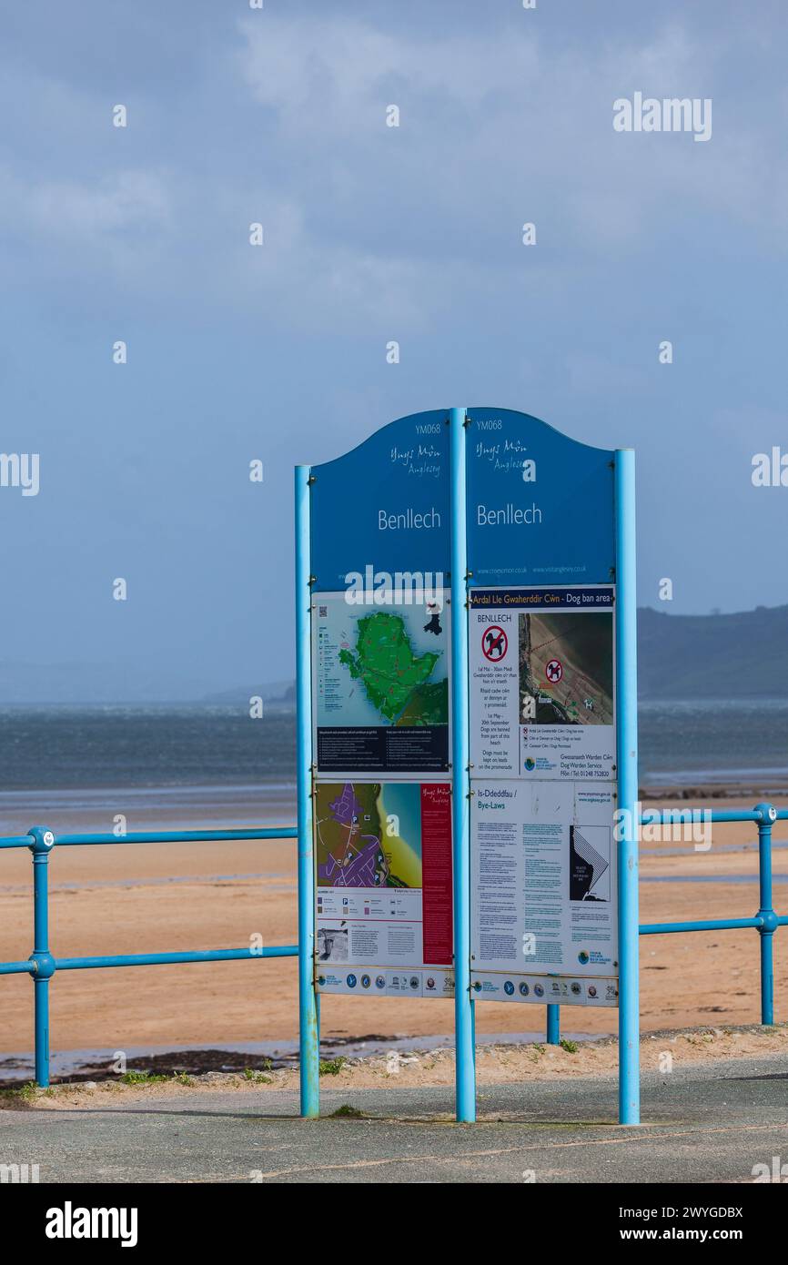 Informationstafel Am Benllech Beach Anglesey North Wales Stockfoto