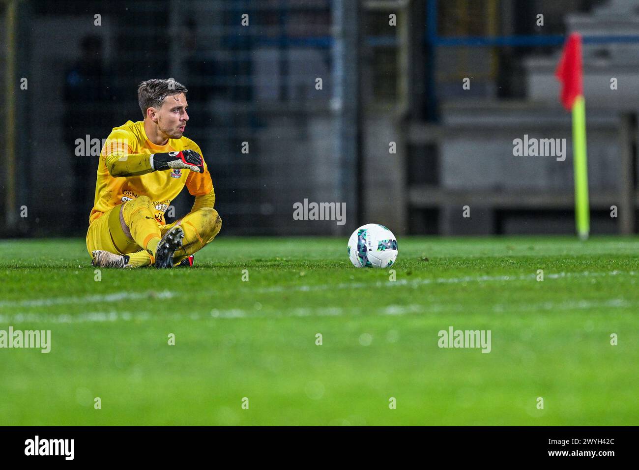 Denderleeuw, Belgien. April 2024. Xavier Gies (1) vom FC Dender, dargestellt während eines Fußballspiels zwischen dem FC Dender und KMSK Deinze am 28. Spieltag der Challenger Pro League 2023-2024, am Samstag, den 6. April 2024 in Denderleeuw, Belgien. Quelle: Sportpix/Alamy Live News Stockfoto