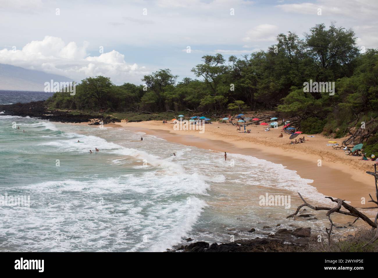 Makena Beach oder Big Beach ist ein beliebter Urlaubsort zum Schwimmen und Sonnenbaden auf der Insel Maui, Hawaii Stockfoto